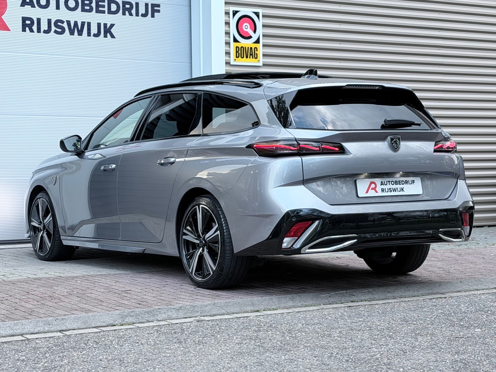 Peugeot 308 SW 1.2 PureTech GT Pack Business Massage (2022), foto 7