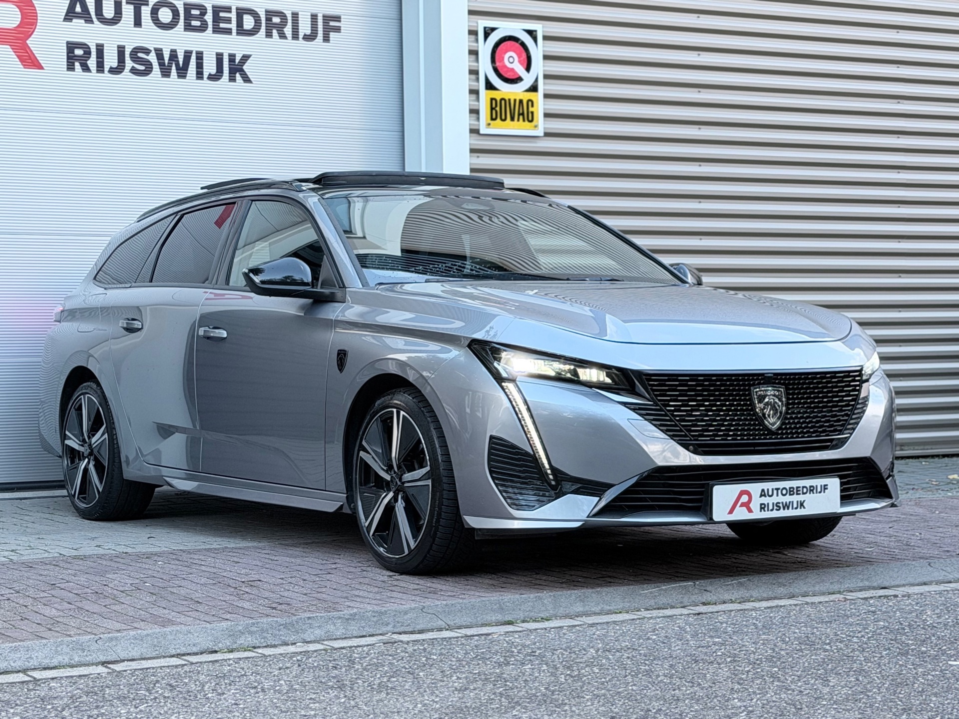 Peugeot 308 SW 1.2 PureTech GT Pack Business Massage (2022), foto 8