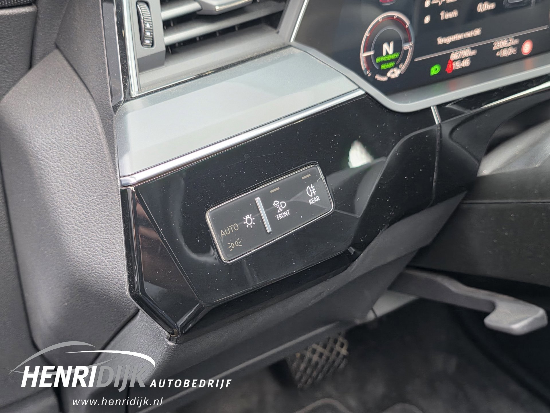 Audi E-tron 50 quattro Launch Edition 71 kWh SOH 88% S (2021), foto 16