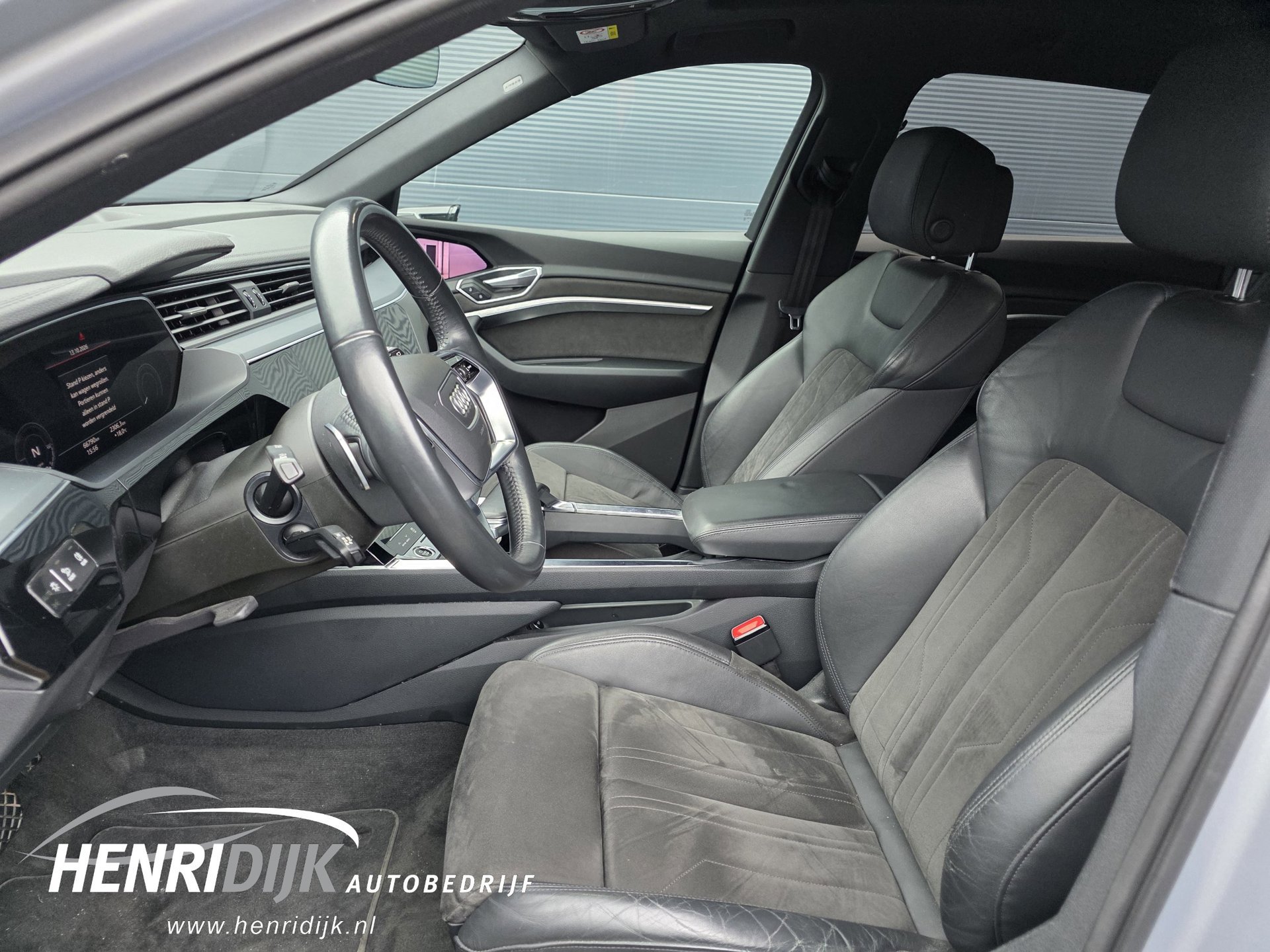 Audi E-tron 50 quattro Launch Edition 71 kWh SOH 88% S (2021), foto 39