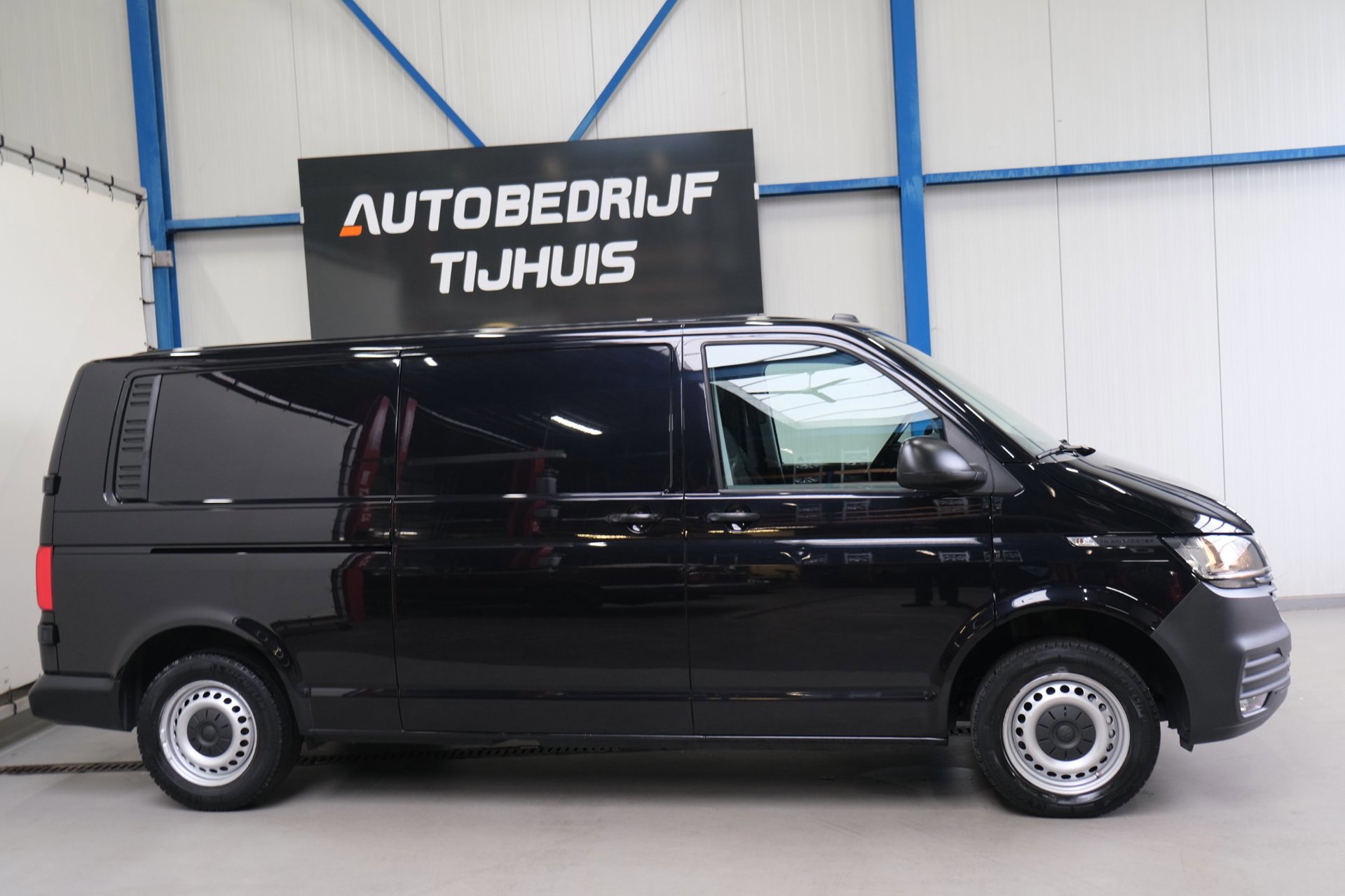 Volkswagen Transporter 2.0 TDI L2H1 30 (2021), foto 2