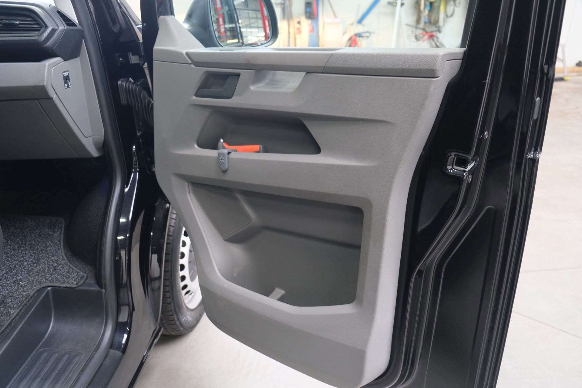 Volkswagen Transporter 2.0 TDI L2H1 30 (2021), foto 5