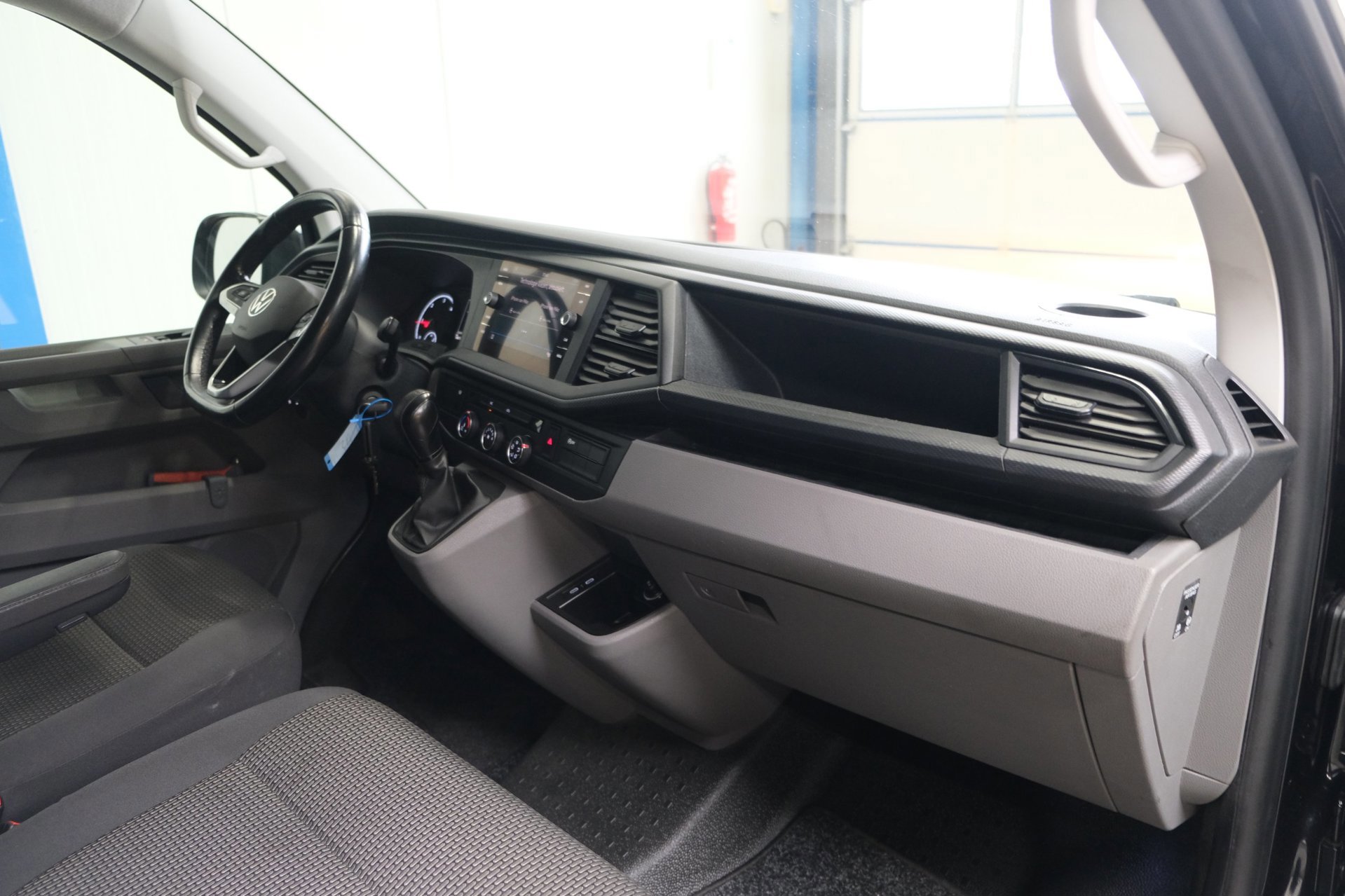 Volkswagen Transporter 2.0 TDI L2H1 30 (2021), foto 7
