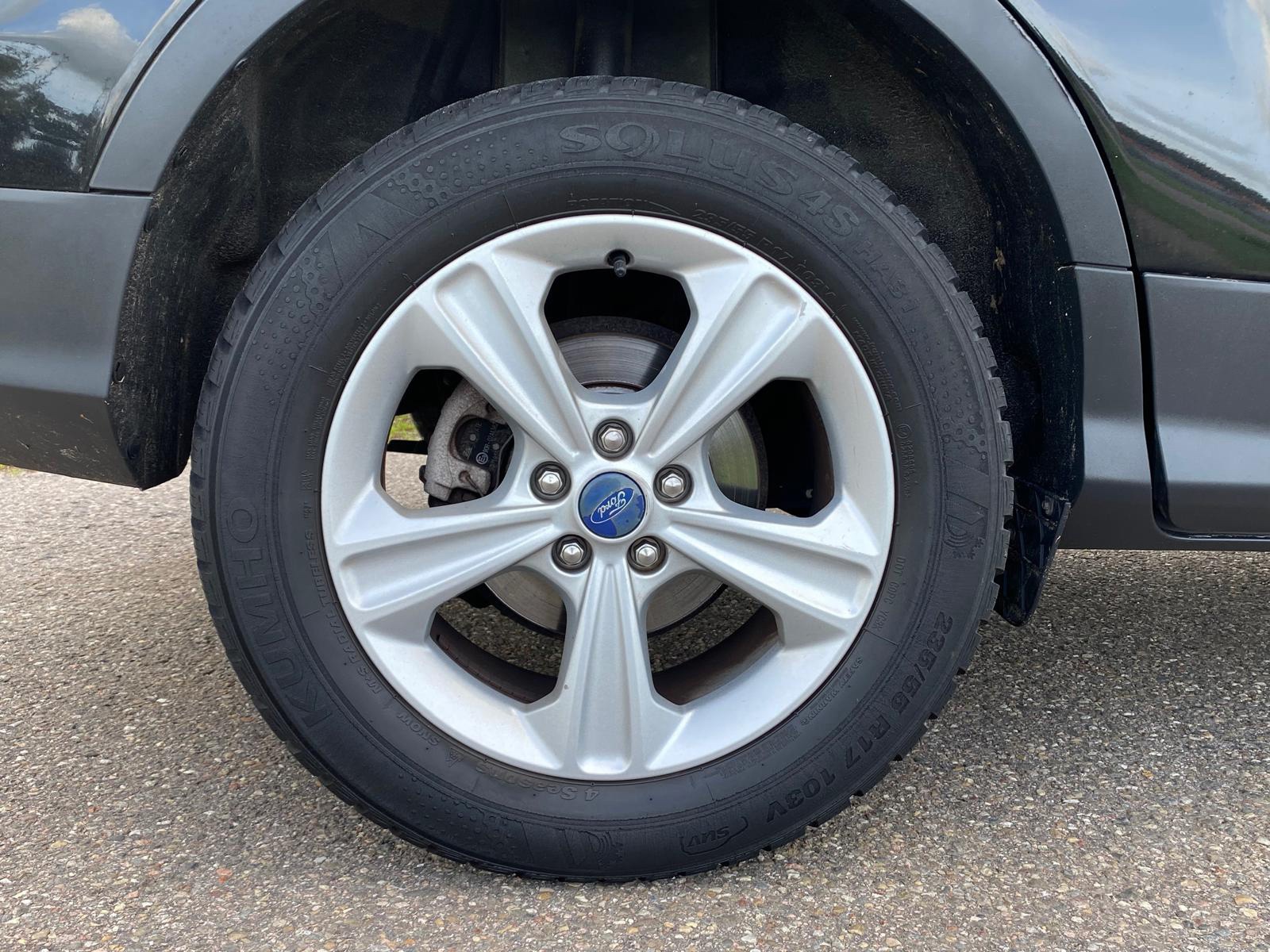 Ford Kuga 1.5 Titanium Styling Pack 4WD (2016), foto 11