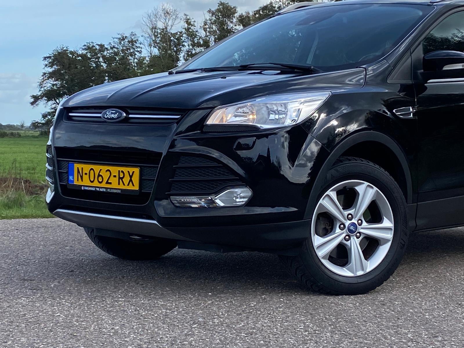 Ford Kuga 1.5 Titanium Styling Pack 4WD (2016), foto 3