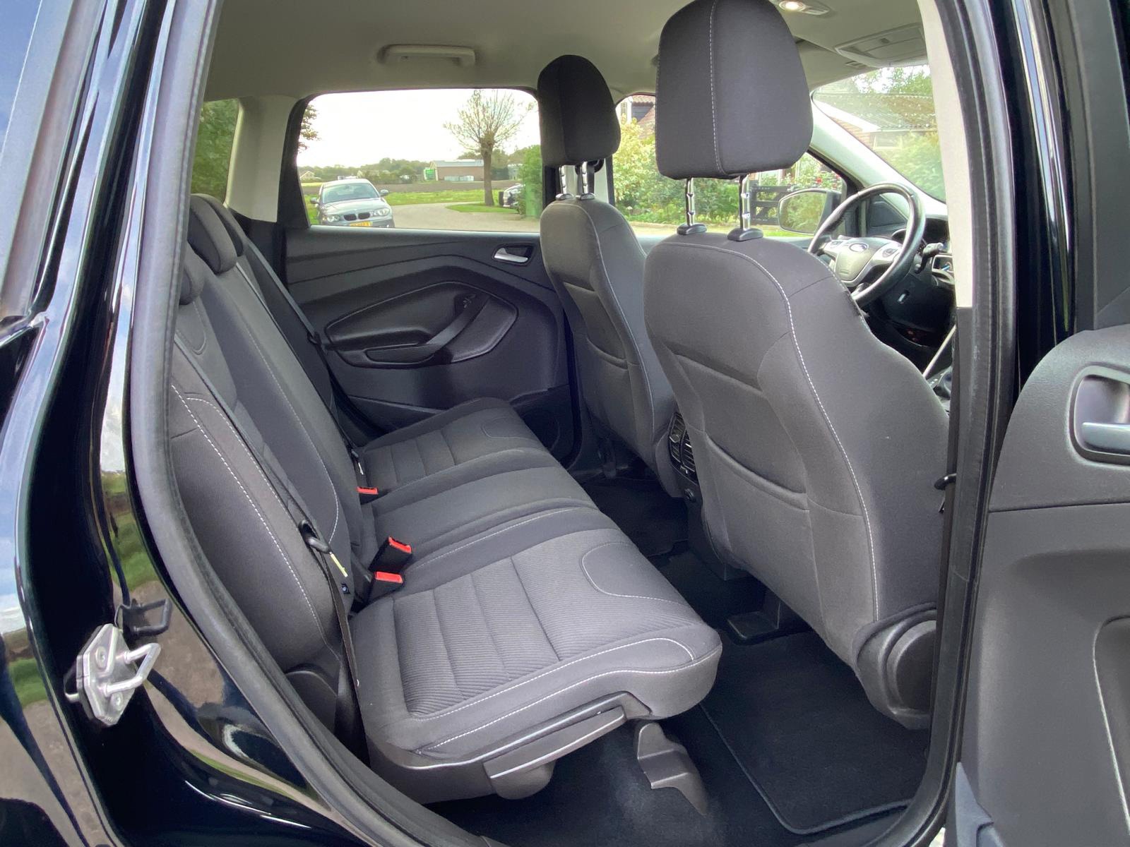 Ford Kuga 1.5 Titanium Styling Pack 4WD (2016), foto 21