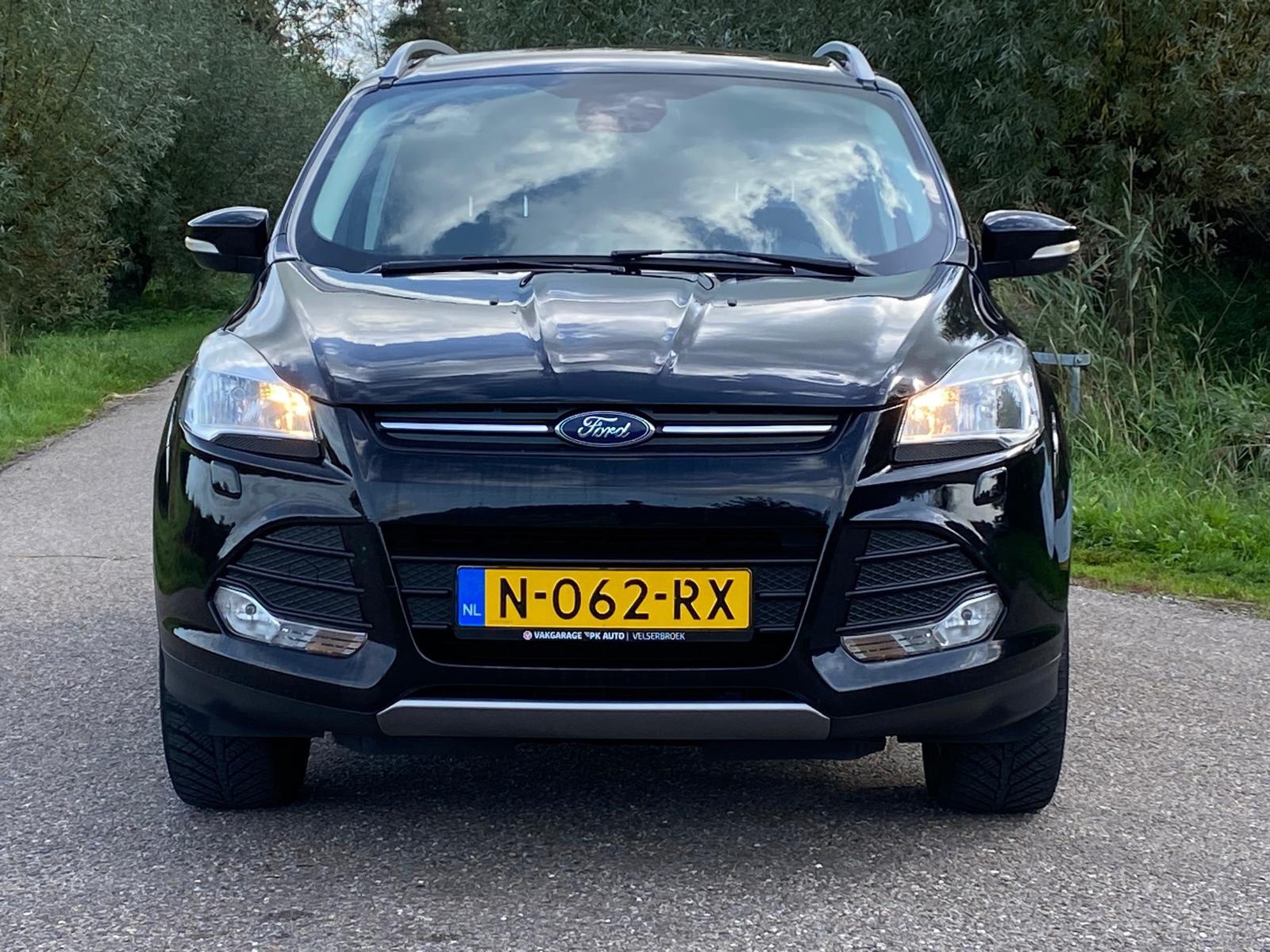 Ford Kuga 1.5 Titanium Styling Pack 4WD (2016), foto 5
