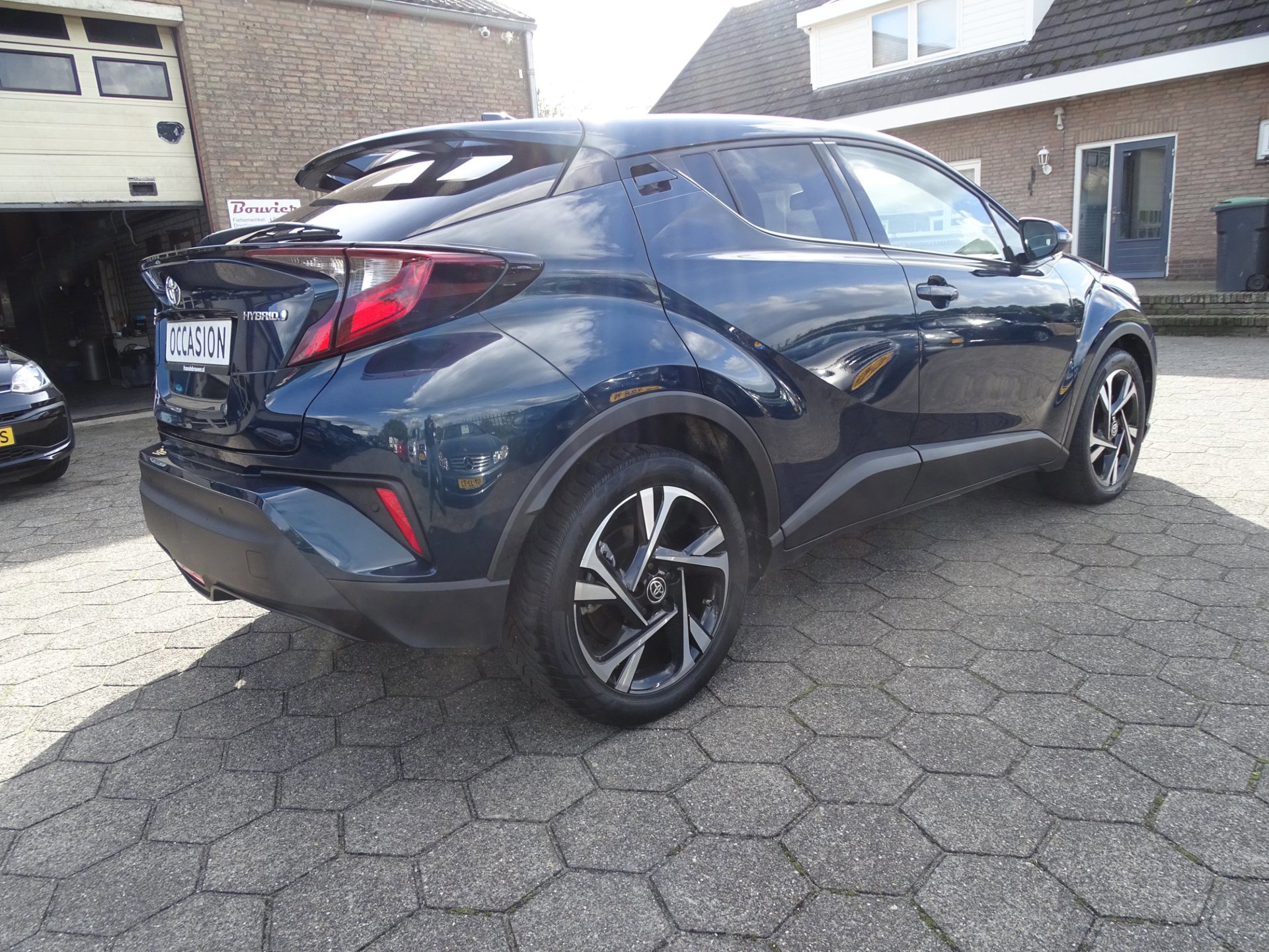 Toyota C-HR 1.8 Hybrid Dynamic (2023), foto 3