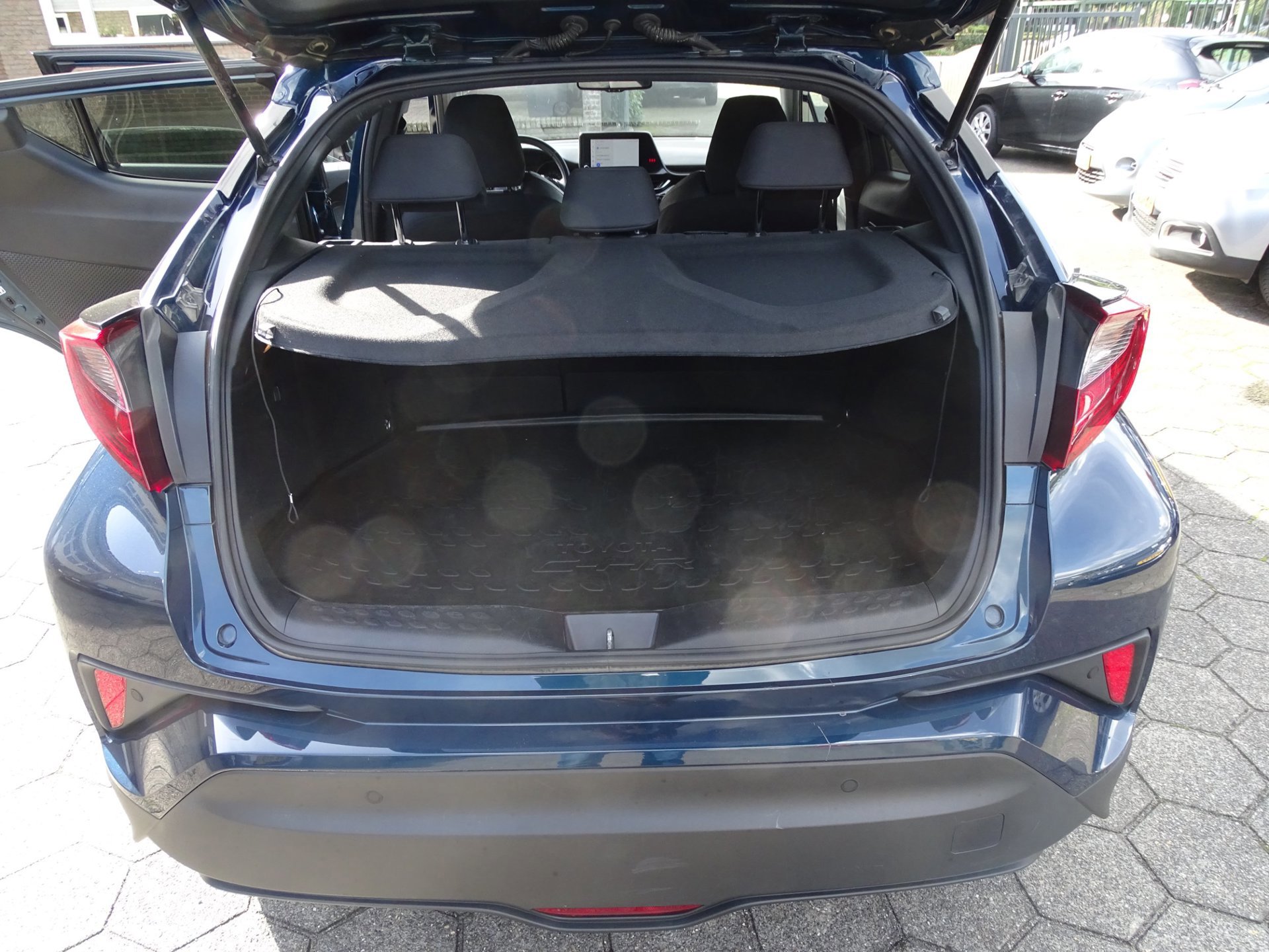 Toyota C-HR 1.8 Hybrid Dynamic (2023), foto 9