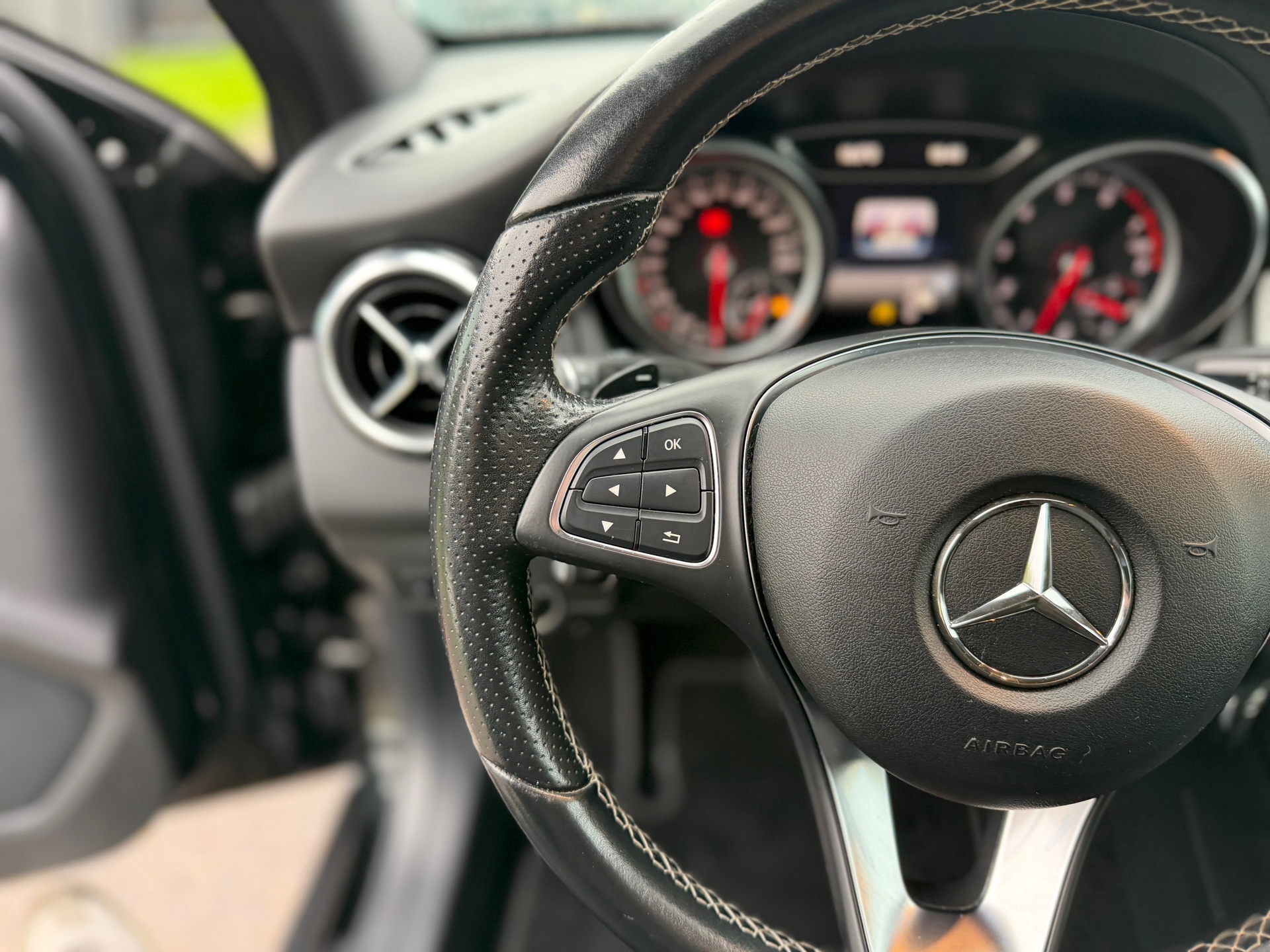 Mercedes-Benz GLA-klasse 180 Premium (2017), foto 19