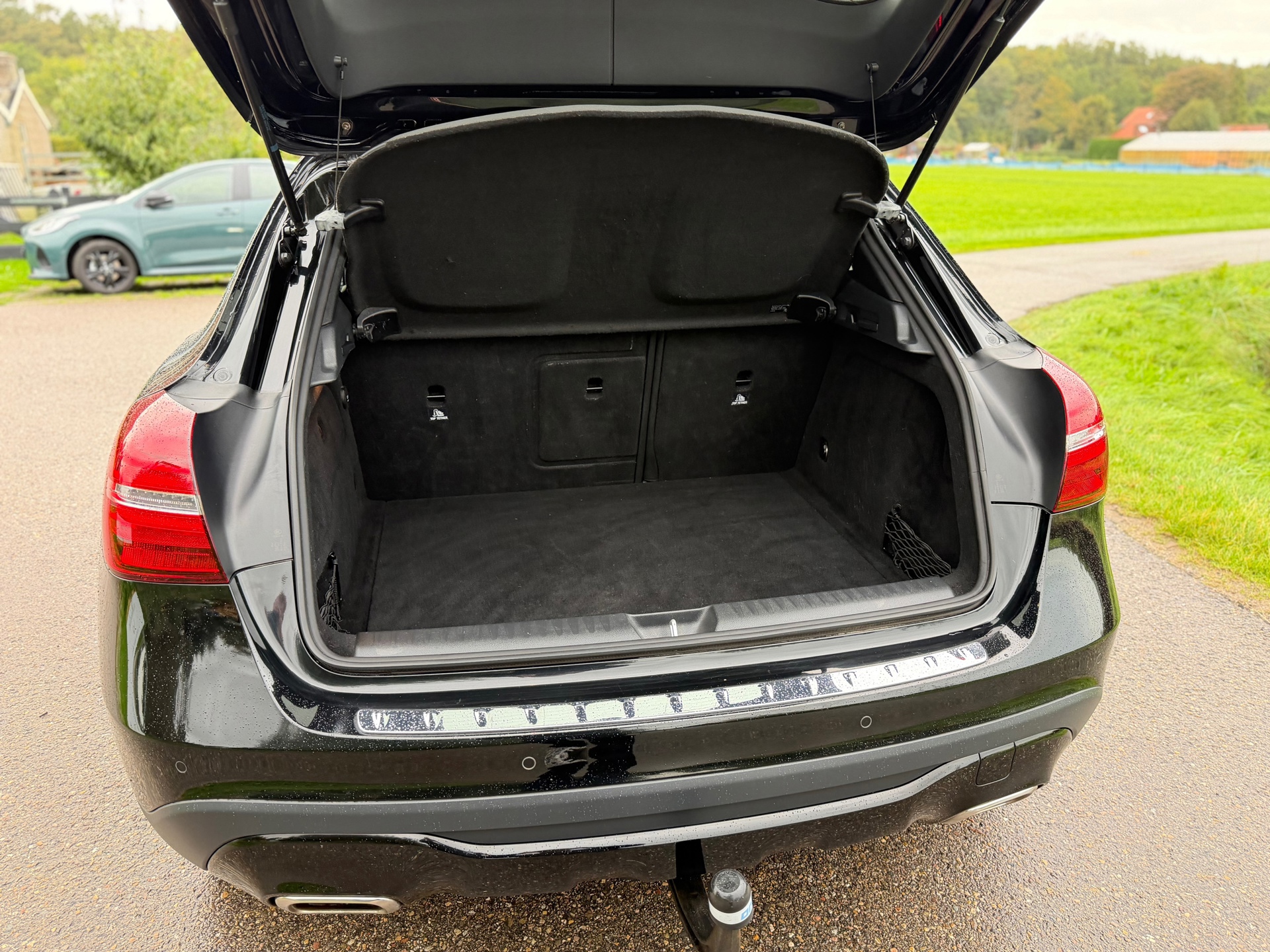 Mercedes-Benz GLA-klasse 180 Premium (2017), foto 25