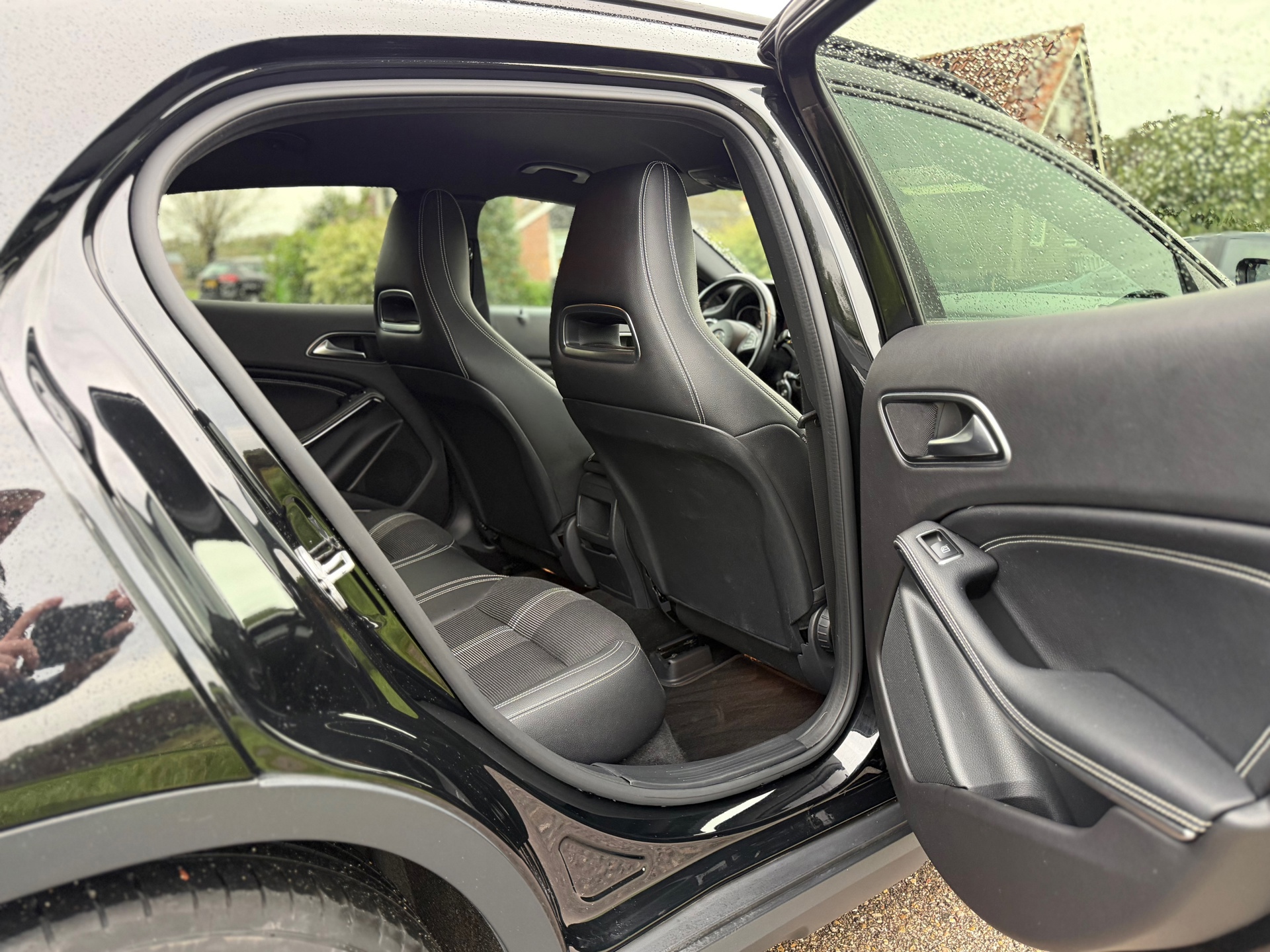 Mercedes-Benz GLA-klasse 180 Premium (2017), foto 27