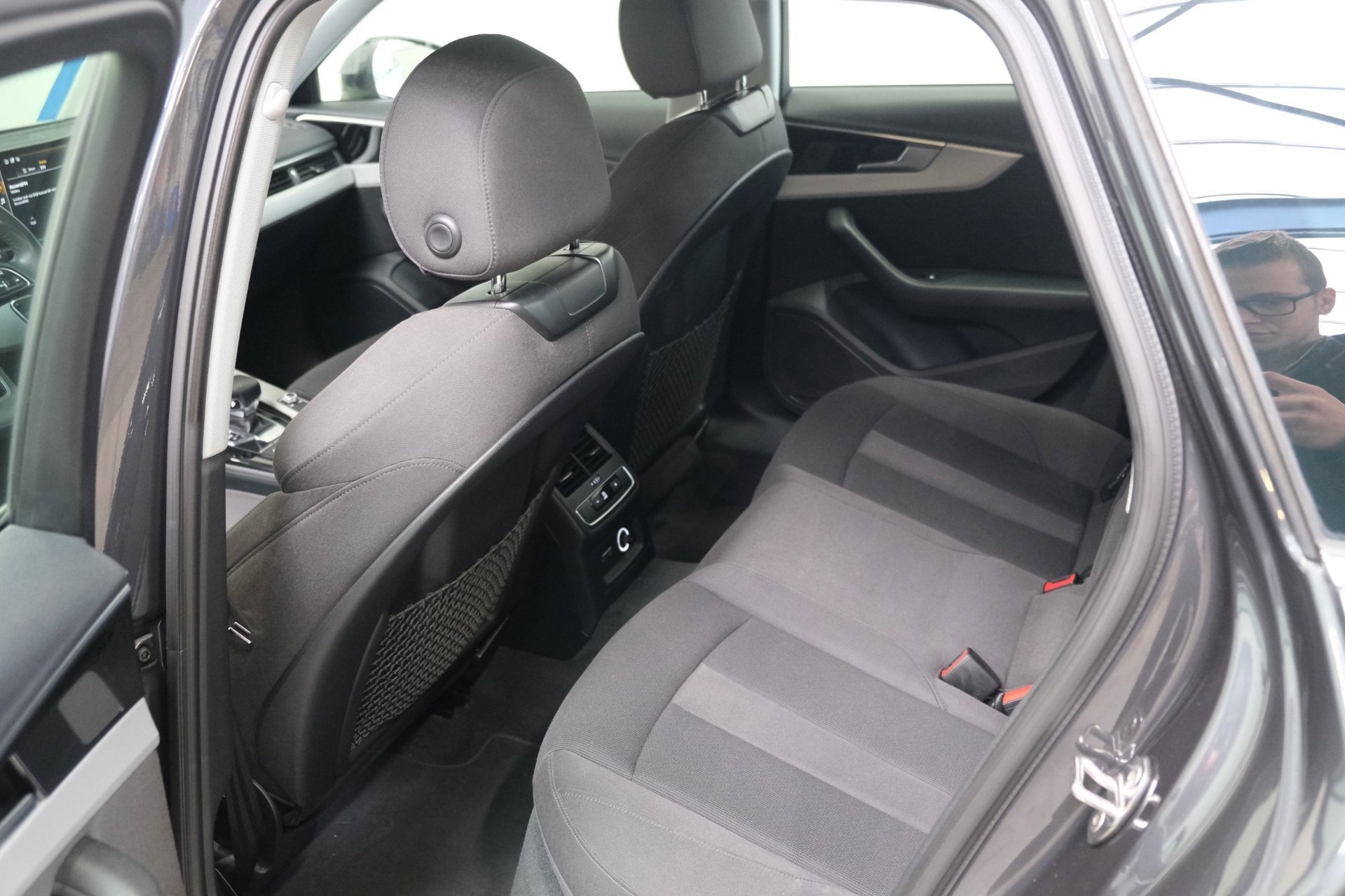 Audi A4 Avant 35 TFSI Launch edition Business (2020), foto 13