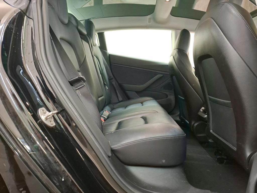 Tesla Model 3 RWD Plus 60 kWh (2019), foto 6