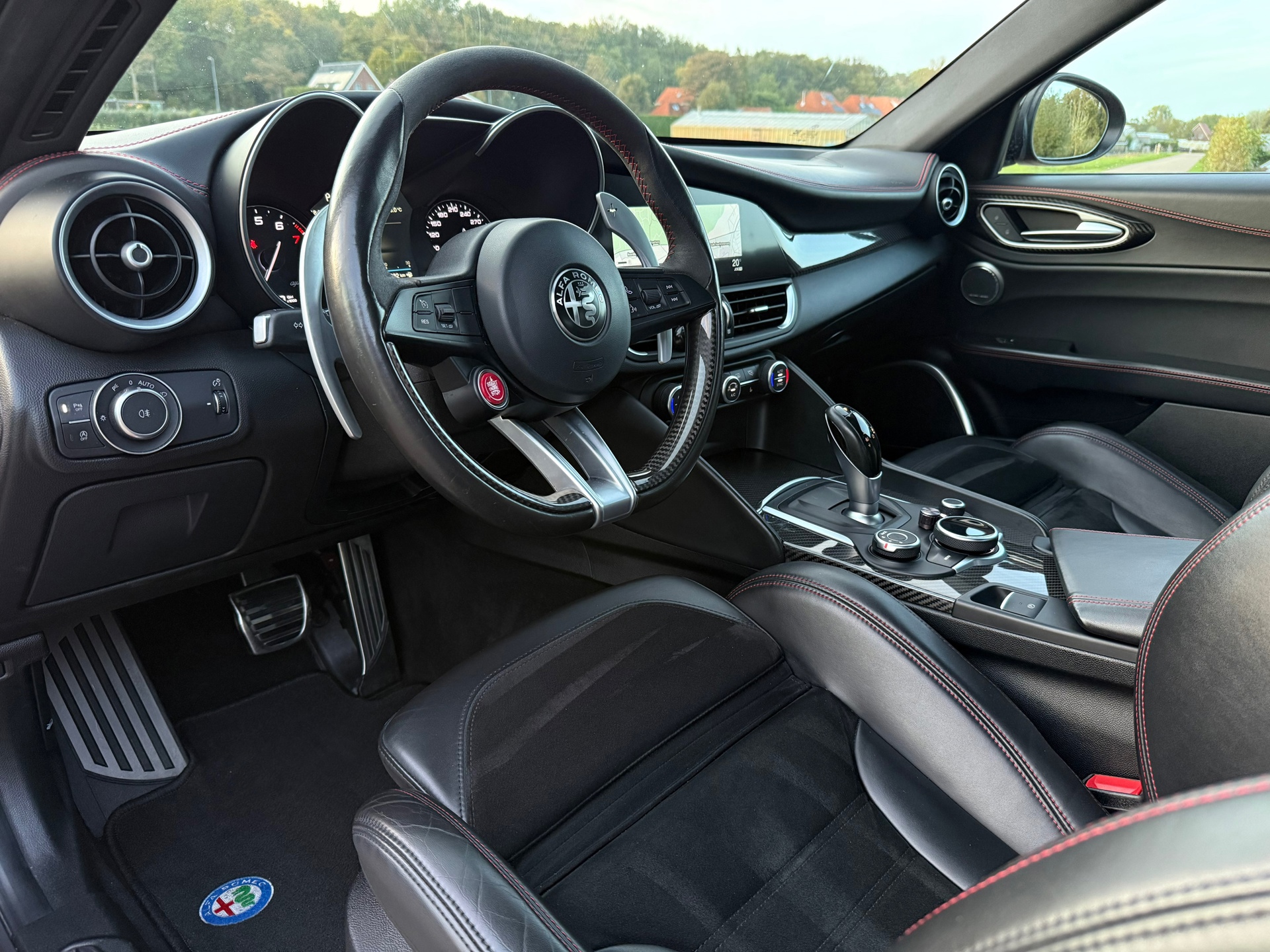 Alfa Romeo Giulia 2.9 V6 Quadrifoglio (2018), foto 4