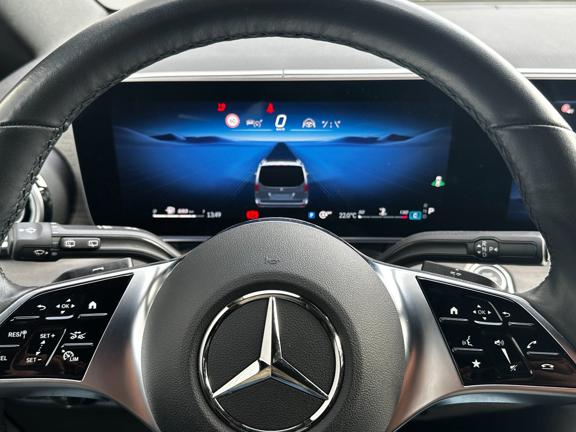 Mercedes-Benz V-KLASSE 250d L3 Avantgarde AMG line (2024), foto 17