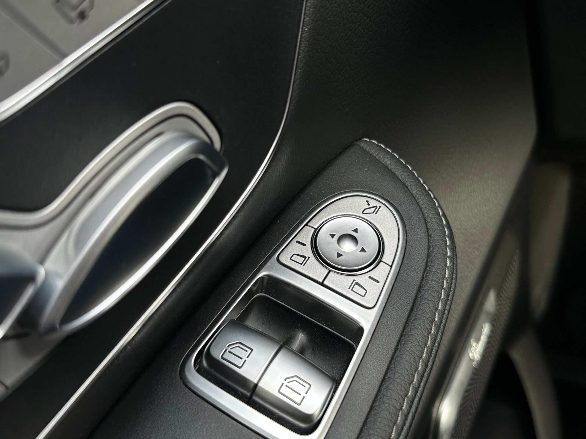 Mercedes-Benz V-KLASSE 250d L3 Avantgarde AMG line (2024), foto 29