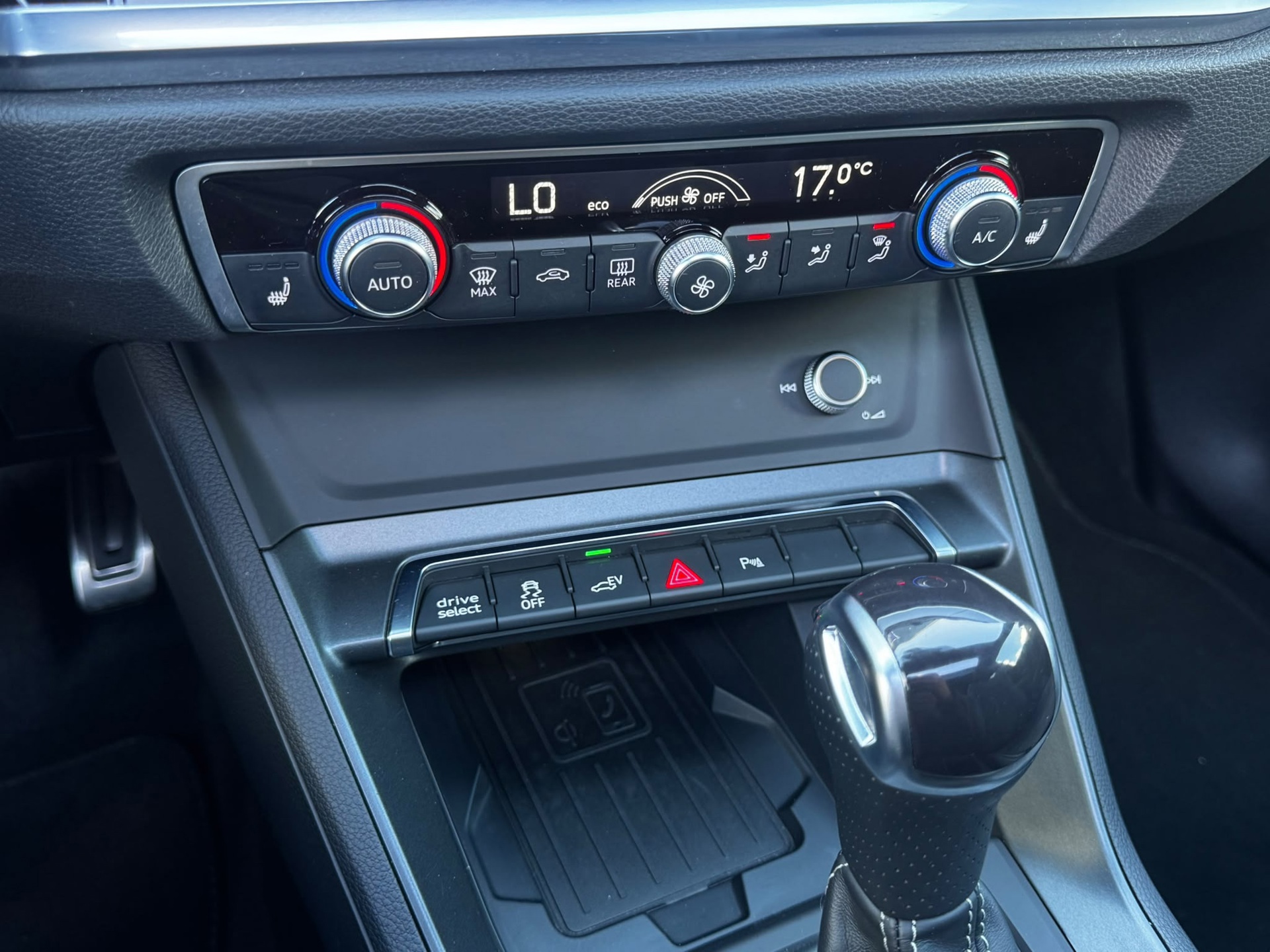 Audi Q3 Sportback 45 TFSI e S-Line (2022), foto 17