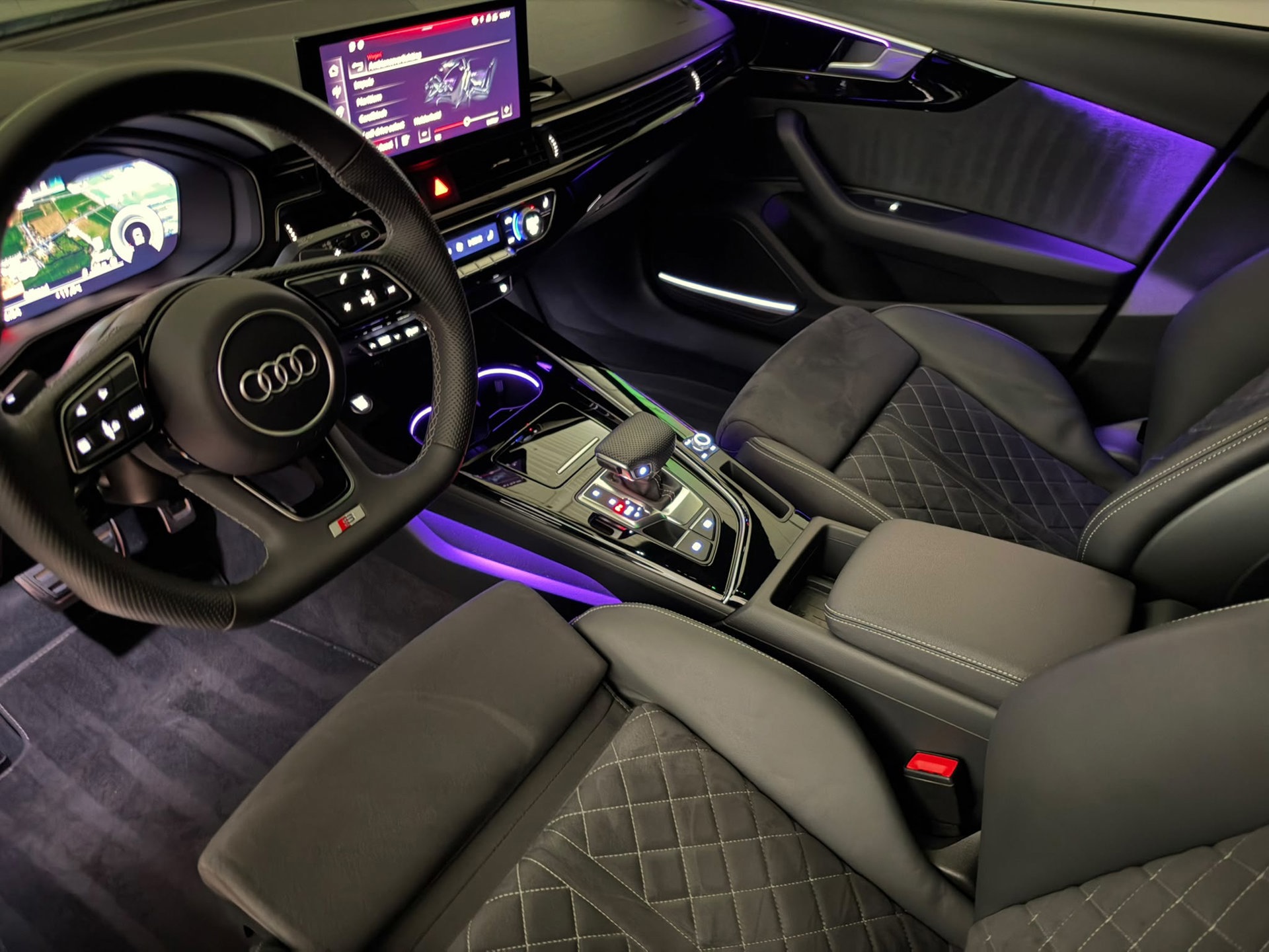 Audi A4 Avant 40 TFSI S-LINE Competition VIRTUAL (2023), foto 12