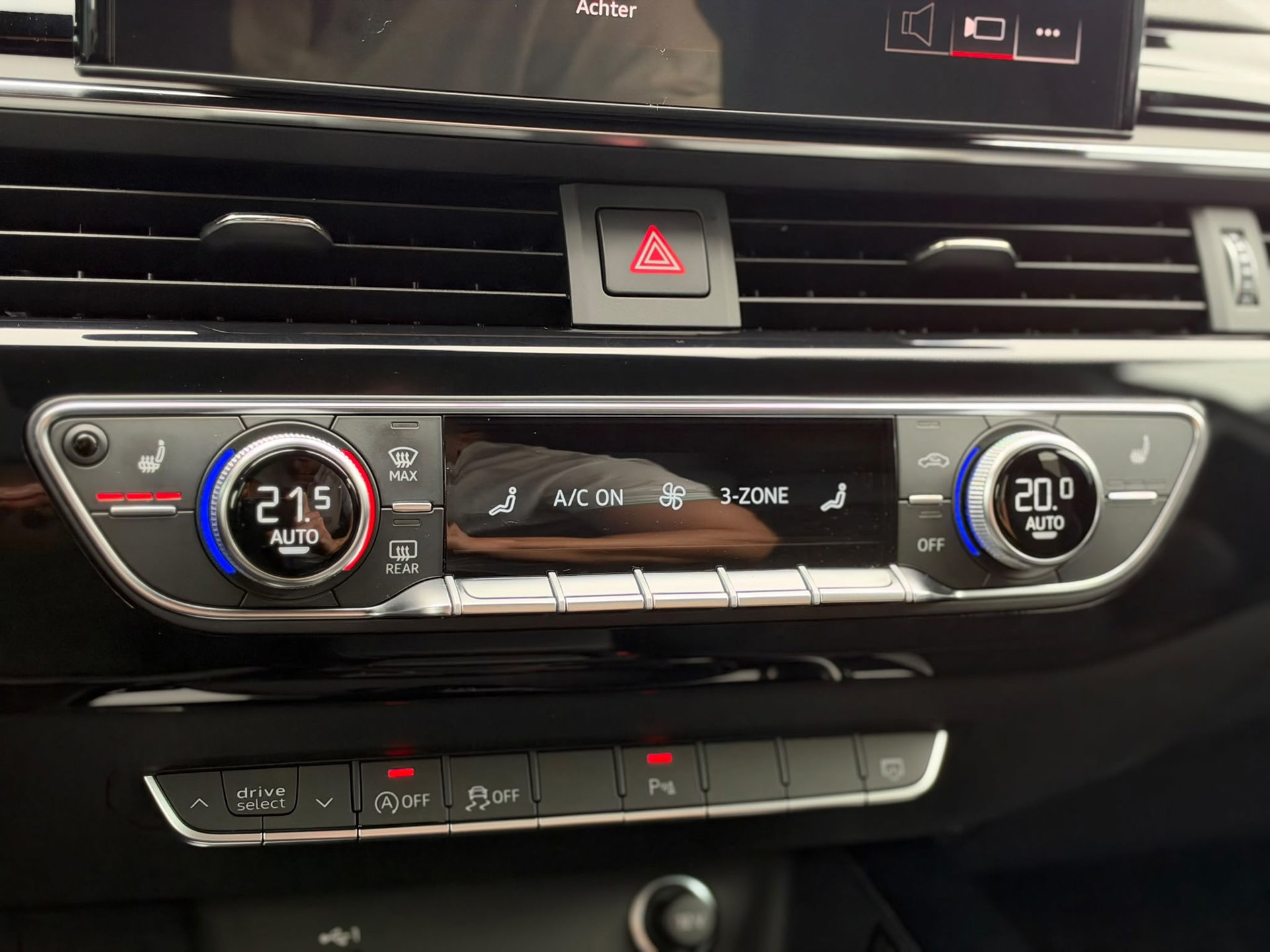 Audi A4 Avant 40 TFSI S-LINE Competition VIRTUAL (2023), foto 16