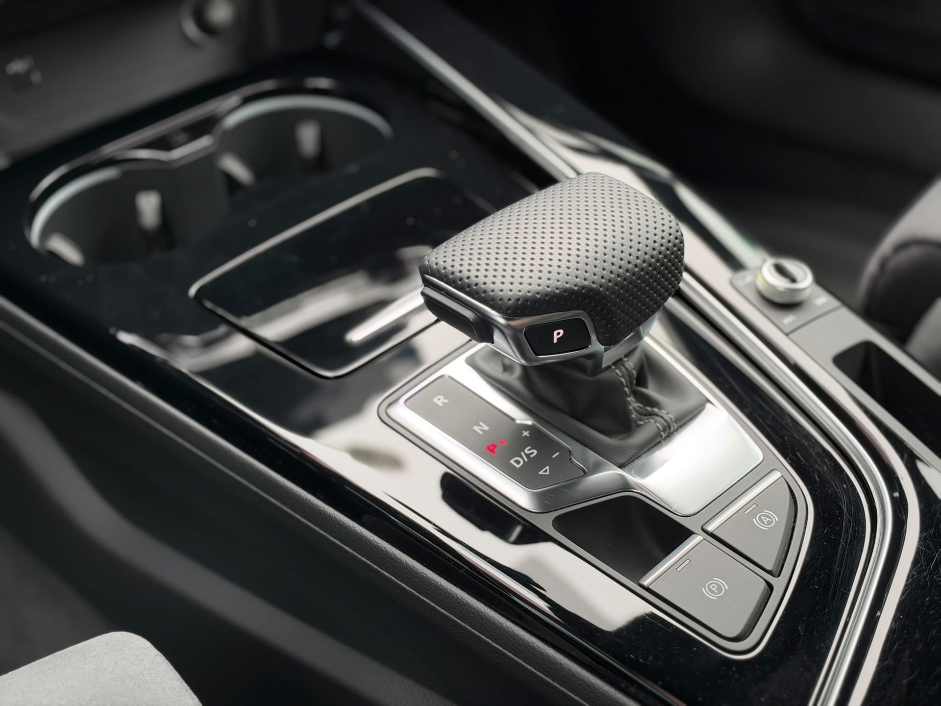 Audi A4 Avant 40 TFSI S-LINE Competition VIRTUAL (2023), foto 17
