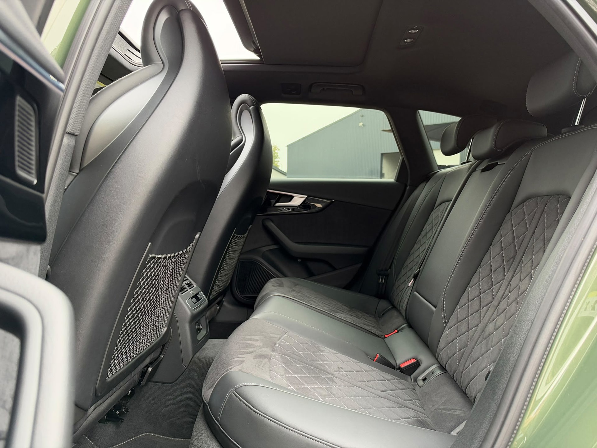 Audi A4 Avant 40 TFSI S-LINE Competition VIRTUAL (2023), foto 22