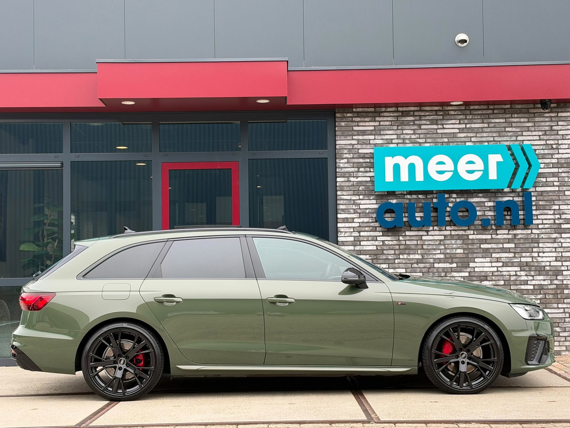 Audi A4 Avant 40 TFSI S-LINE Competition VIRTUAL (2023), foto 24
