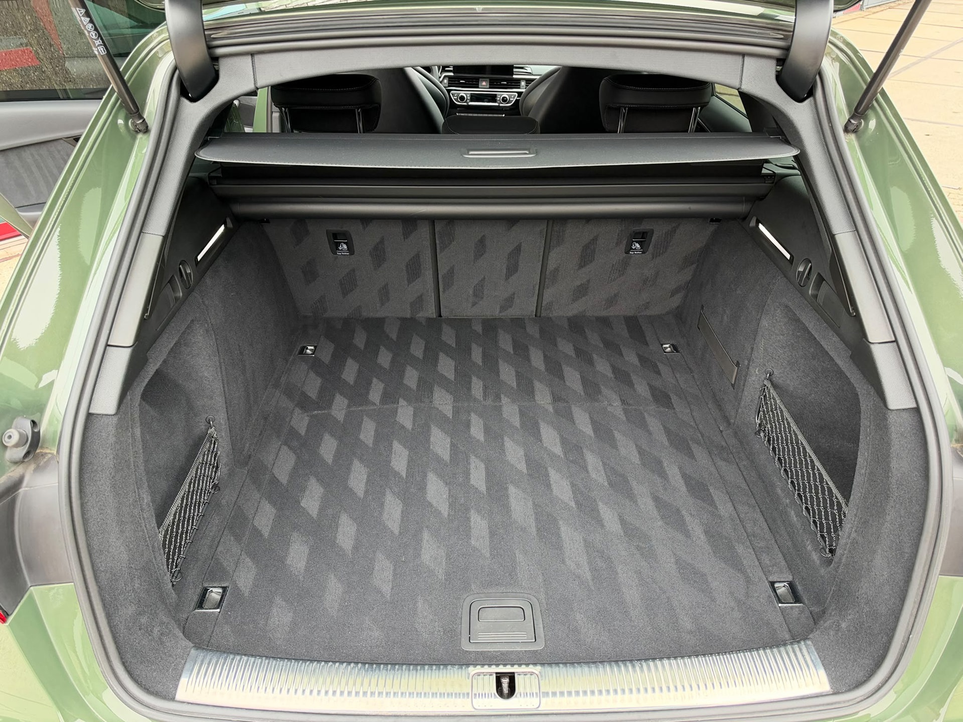 Audi A4 Avant 40 TFSI S-LINE Competition VIRTUAL (2023), foto 25