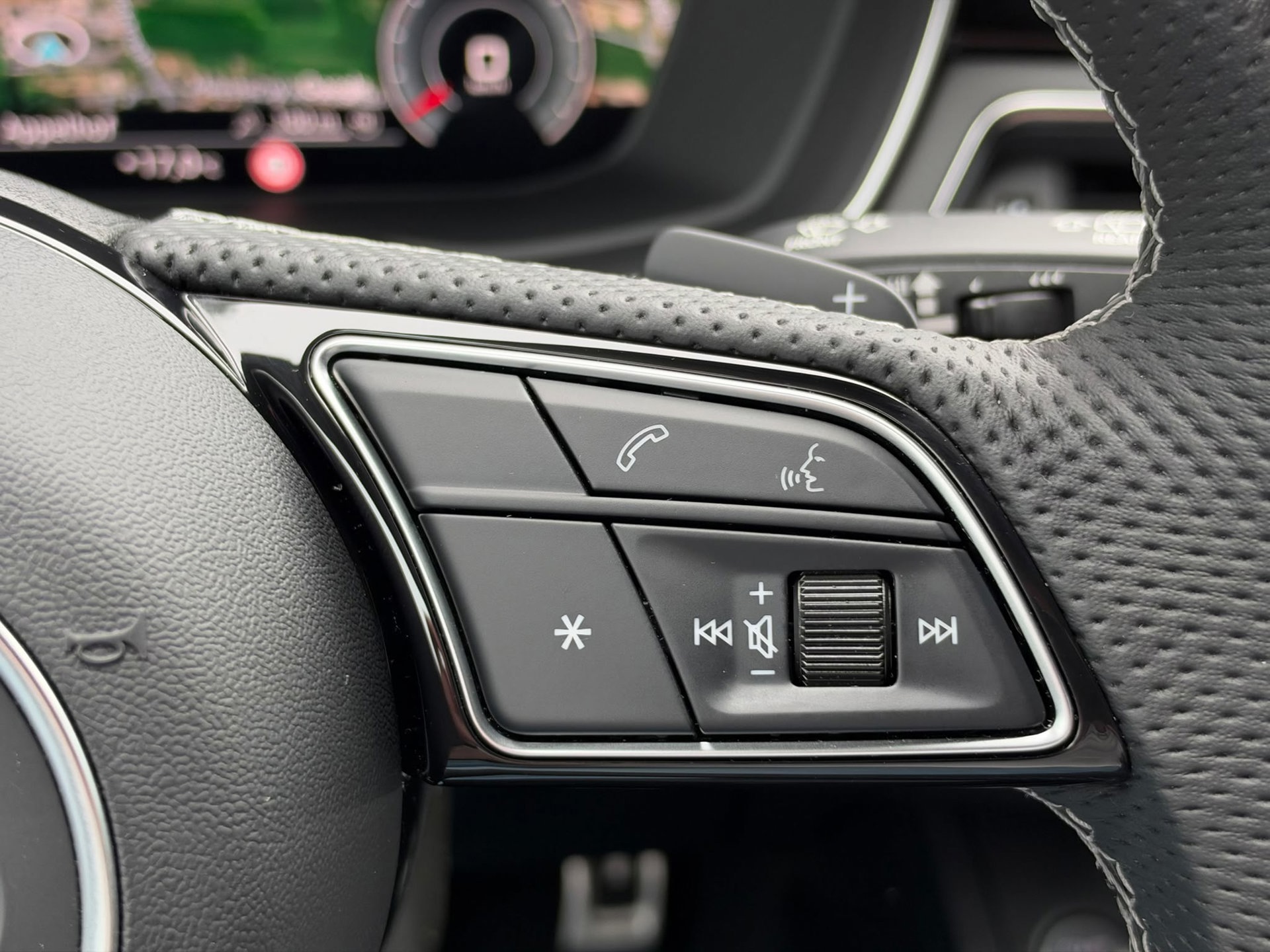 Audi A4 Avant 40 TFSI S-LINE Competition VIRTUAL (2023), foto 31