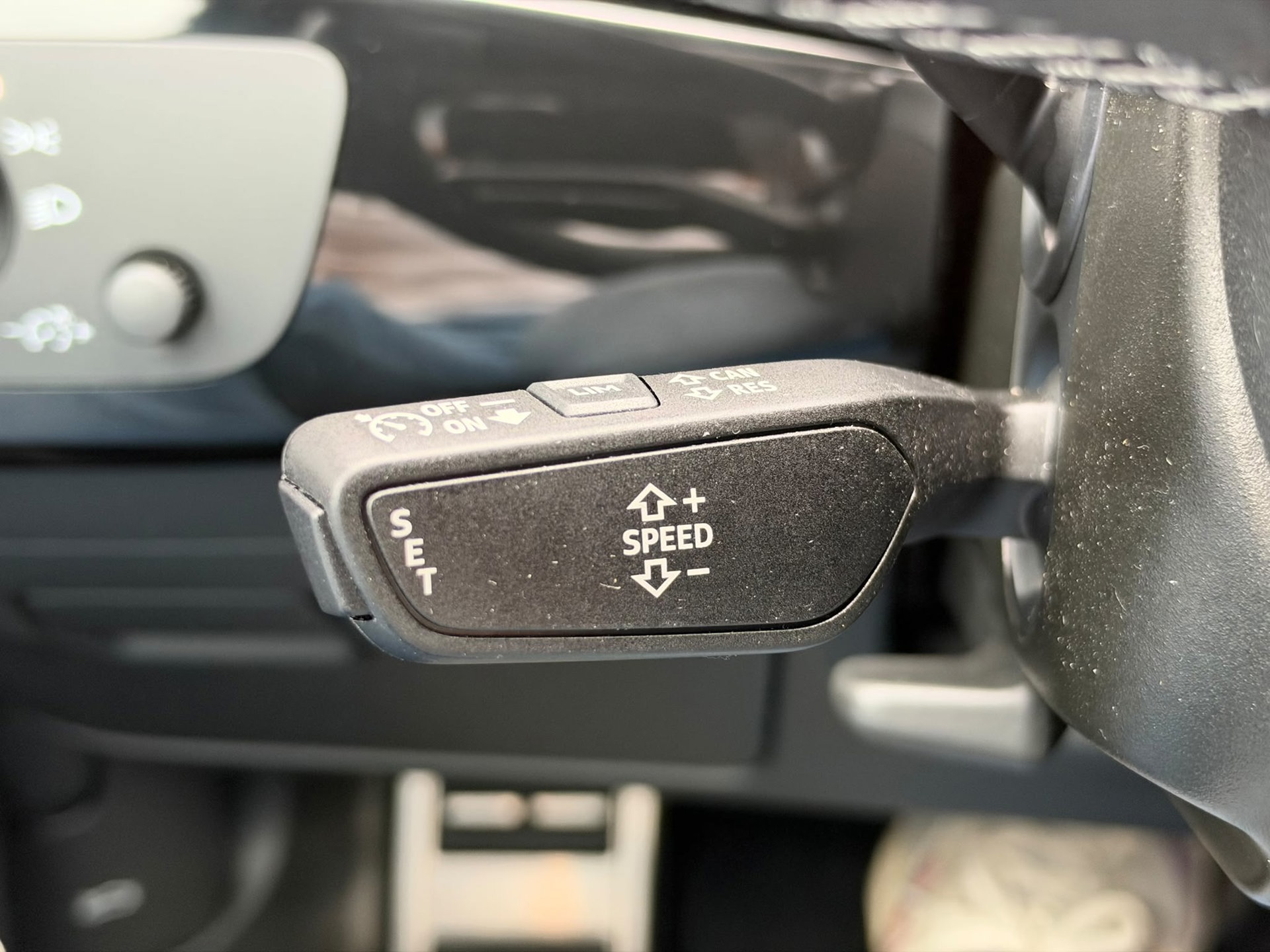 Audi A4 Avant 40 TFSI S-LINE Competition VIRTUAL (2023), foto 33