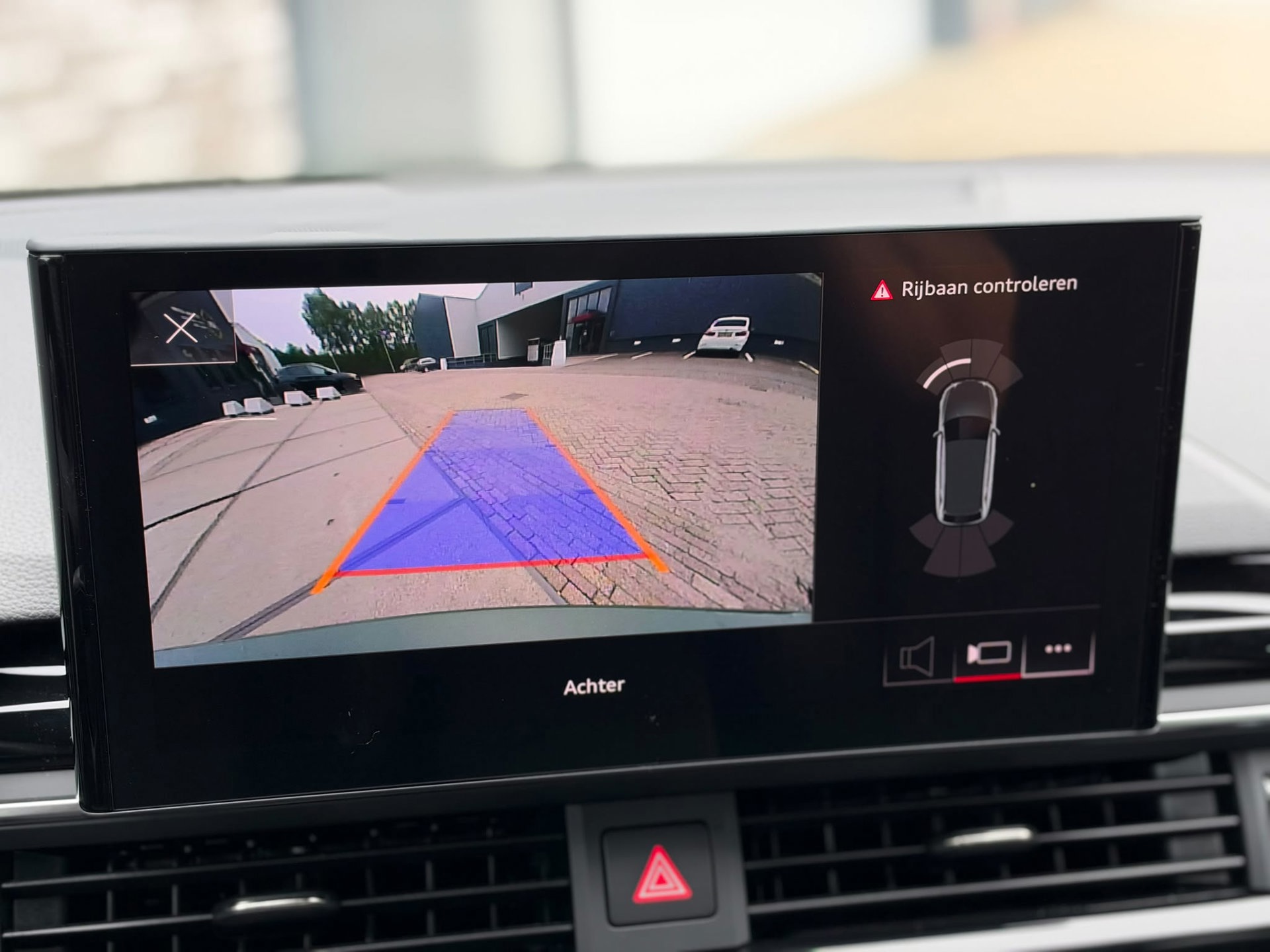 Audi A4 Avant 40 TFSI S-LINE Competition VIRTUAL (2023), foto 9