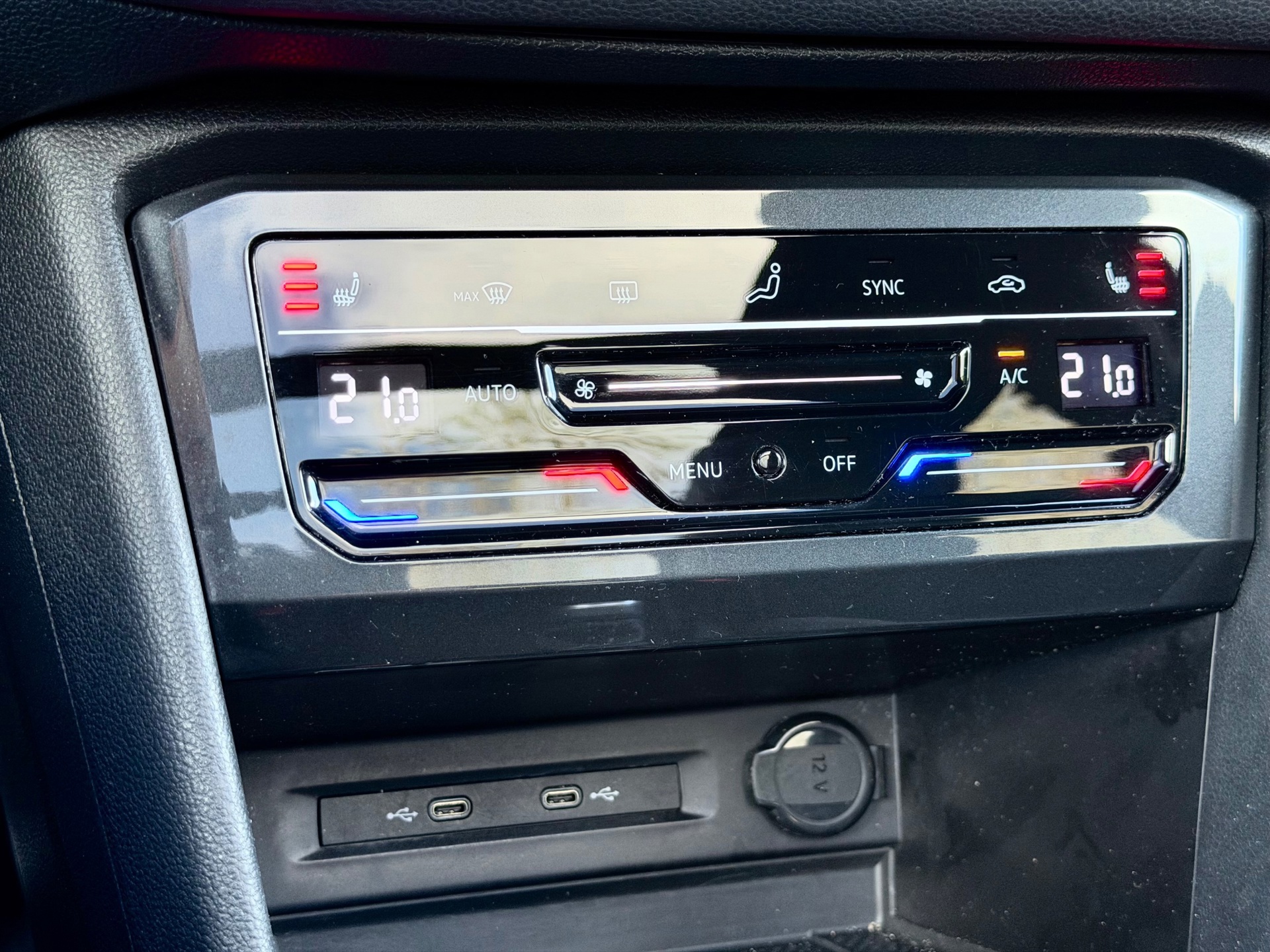 Volkswagen Tiguan 1.5 TSI R-Line (2021), foto 18