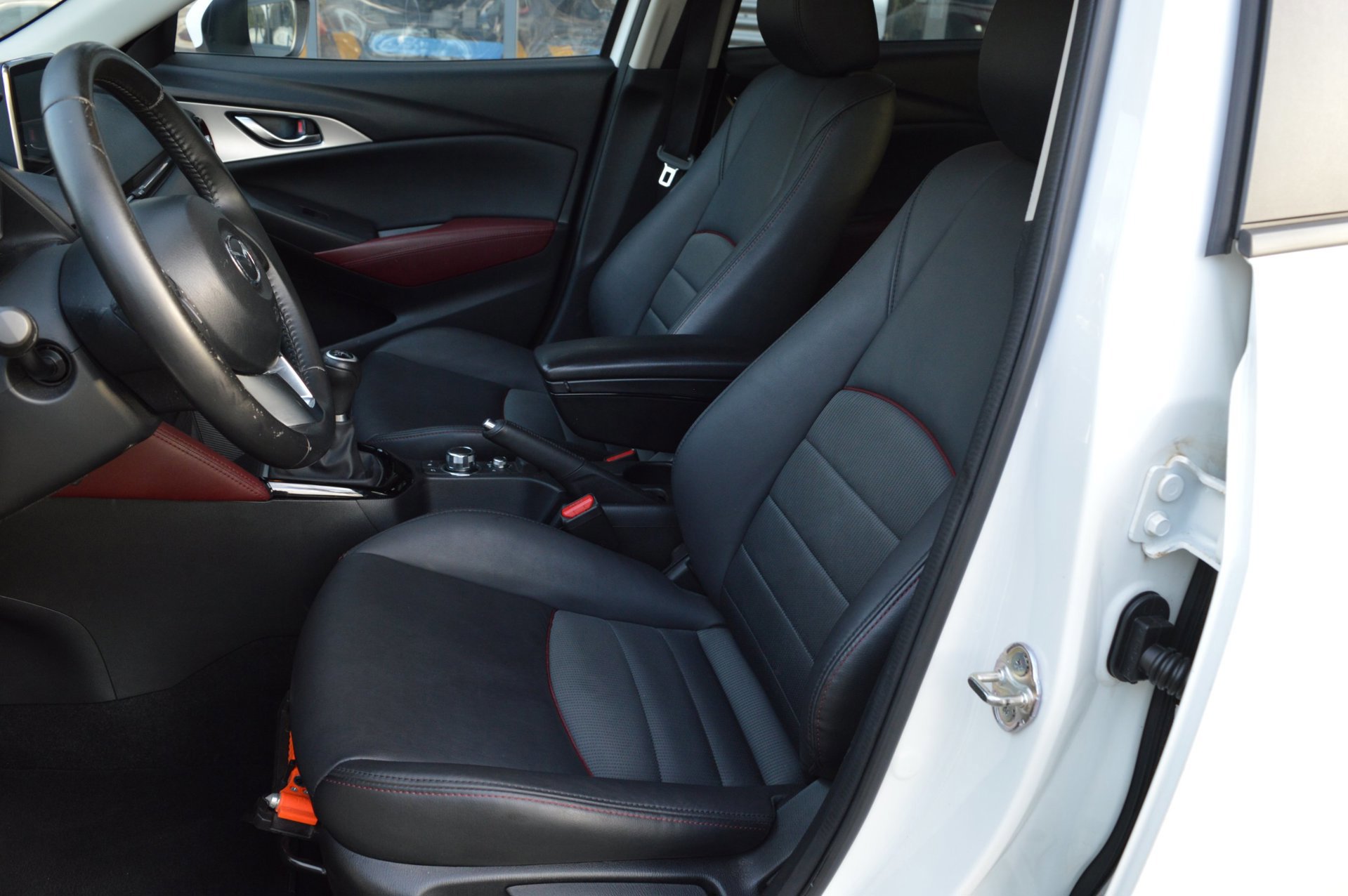 Mazda CX-3 2.0 SkyActiv-G 120 GT-M Line (2017), foto 13