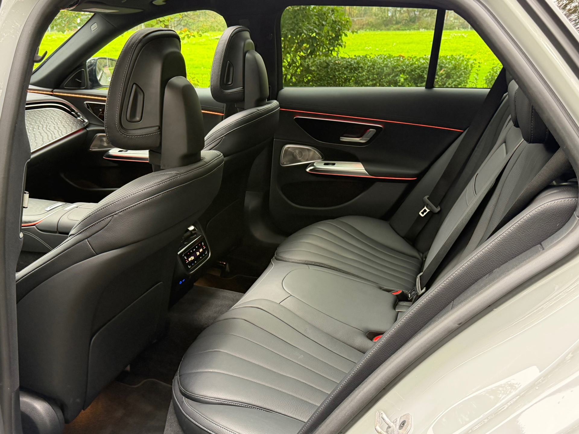 Mercedes-Benz E-klasse Estate 300 de 4MATIC AMG Line (2024), foto 13