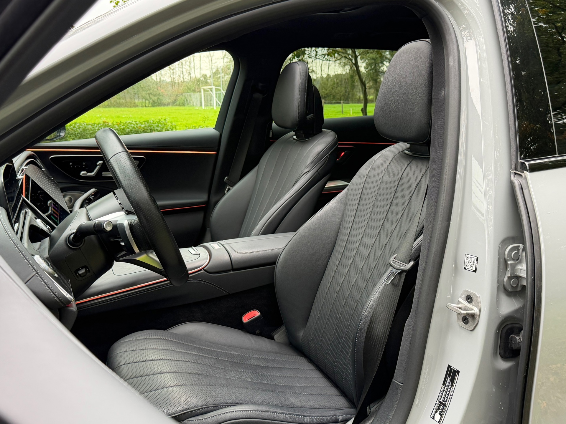 Mercedes-Benz E-klasse Estate 300 de 4MATIC AMG Line (2024), foto 14