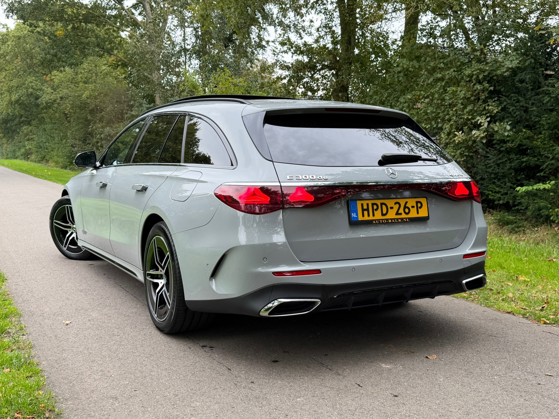 Mercedes-Benz E-klasse Estate 300 de 4MATIC AMG Line (2024), foto 4