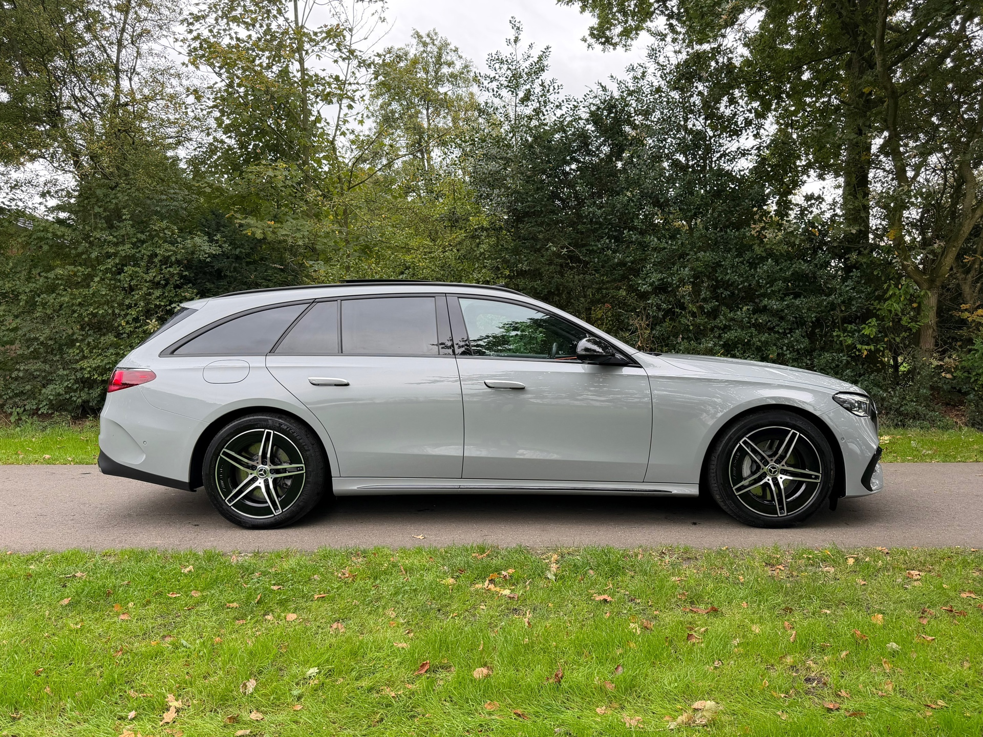 Mercedes-Benz E-klasse Estate 300 de 4MATIC AMG Line (2024), foto 6