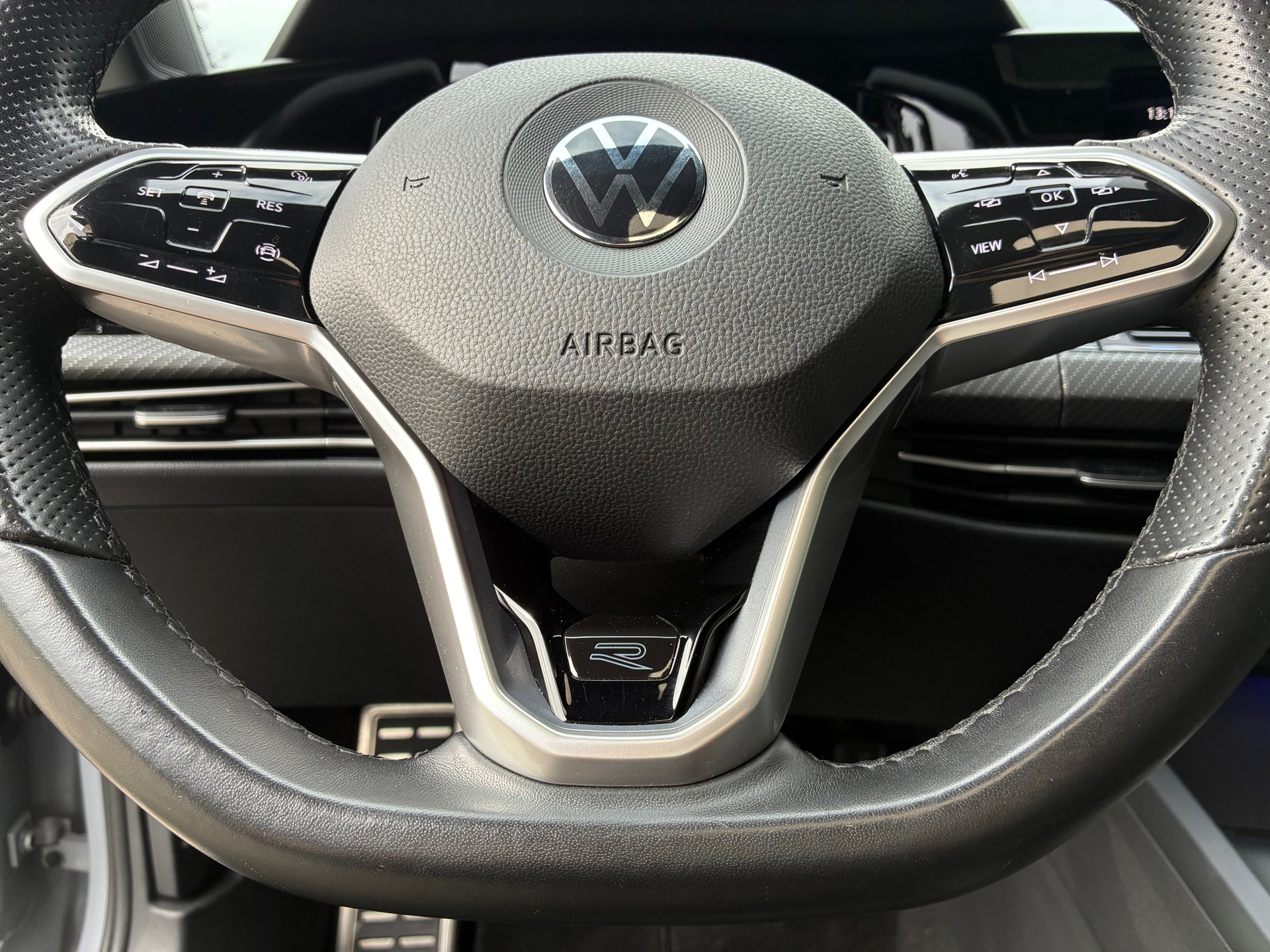 Volkswagen Golf 1.5 eTSI R-Line Business (2022), foto 27