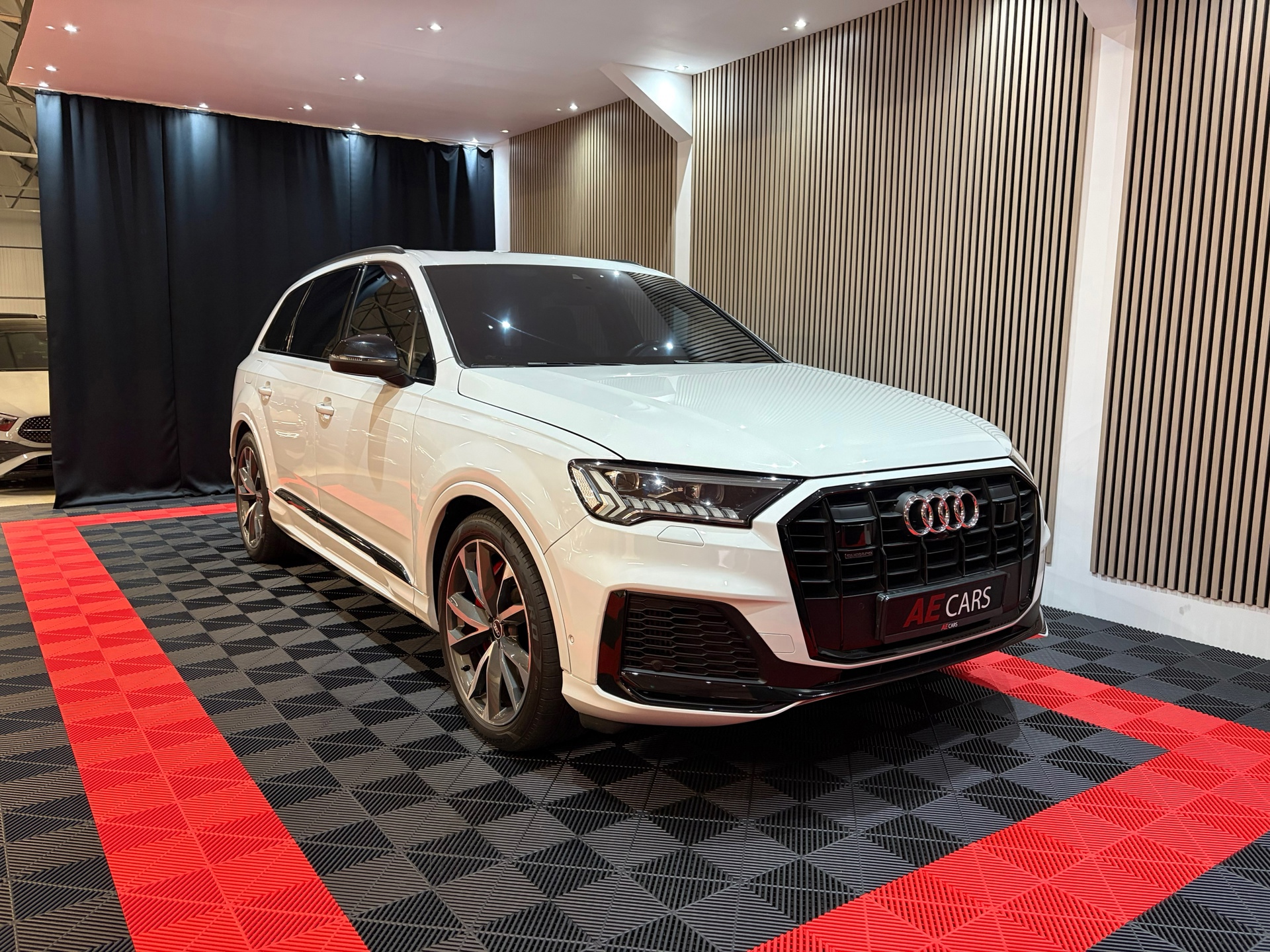 Audi Q7 60 TFSI e quattro Competition Panoroma dak RS (2021), foto 1