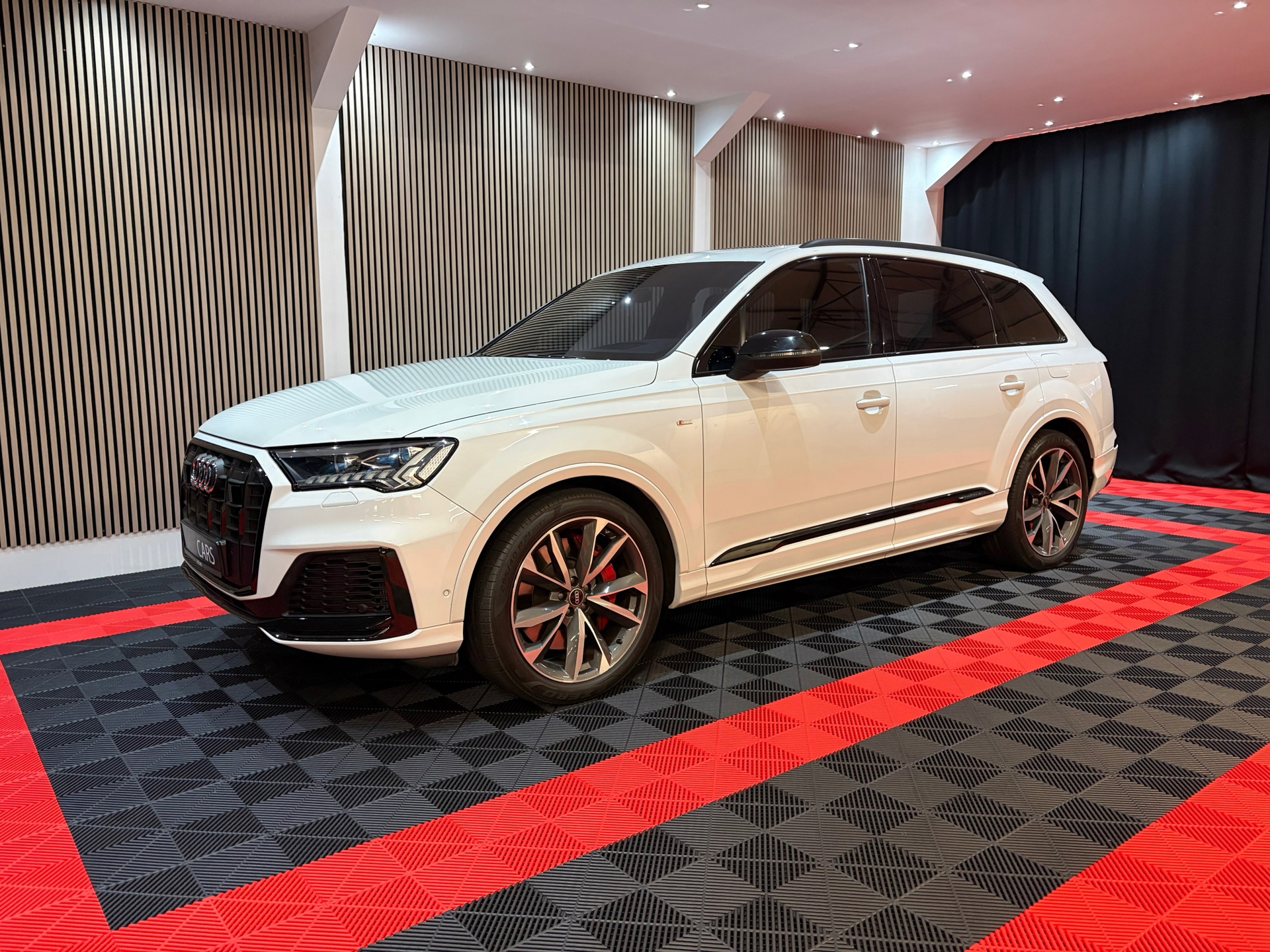 Audi Q7 60 TFSI e quattro Competition Panoroma dak RS (2021), foto 11