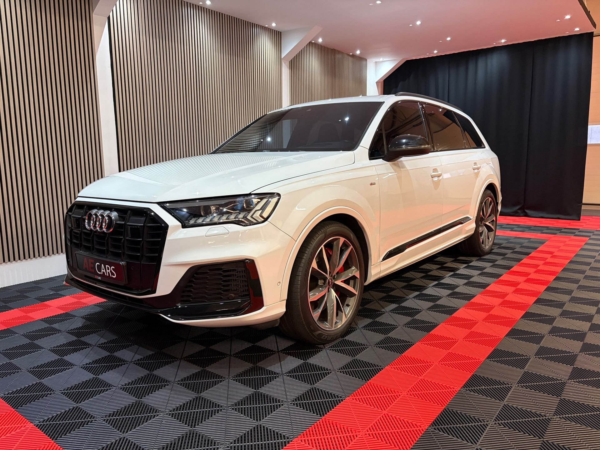 Audi Q7 60 TFSI e quattro Competition Panoroma dak RS (2021), foto 12
