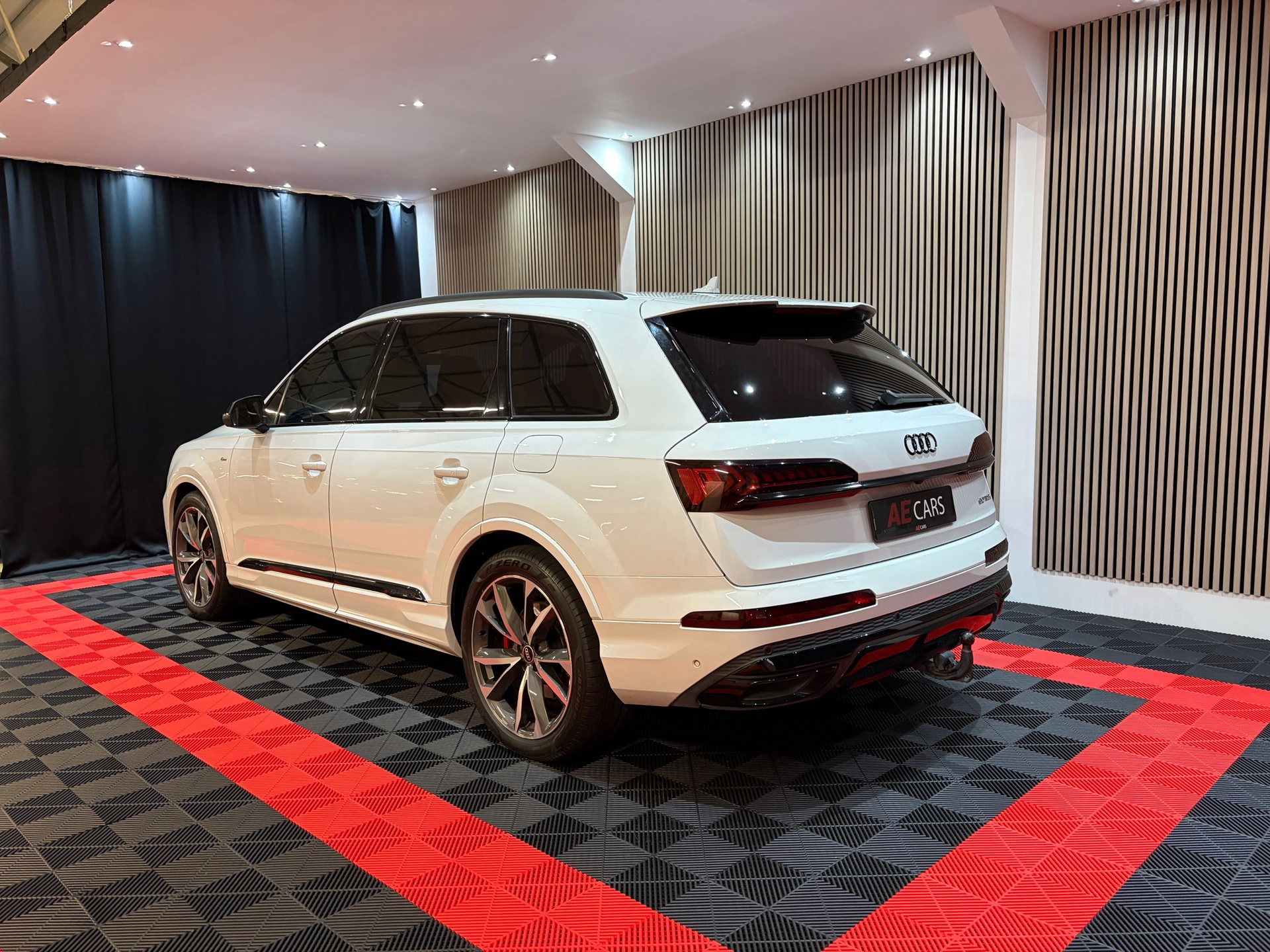 Audi Q7 60 TFSI e quattro Competition Panoroma dak RS (2021), foto 16