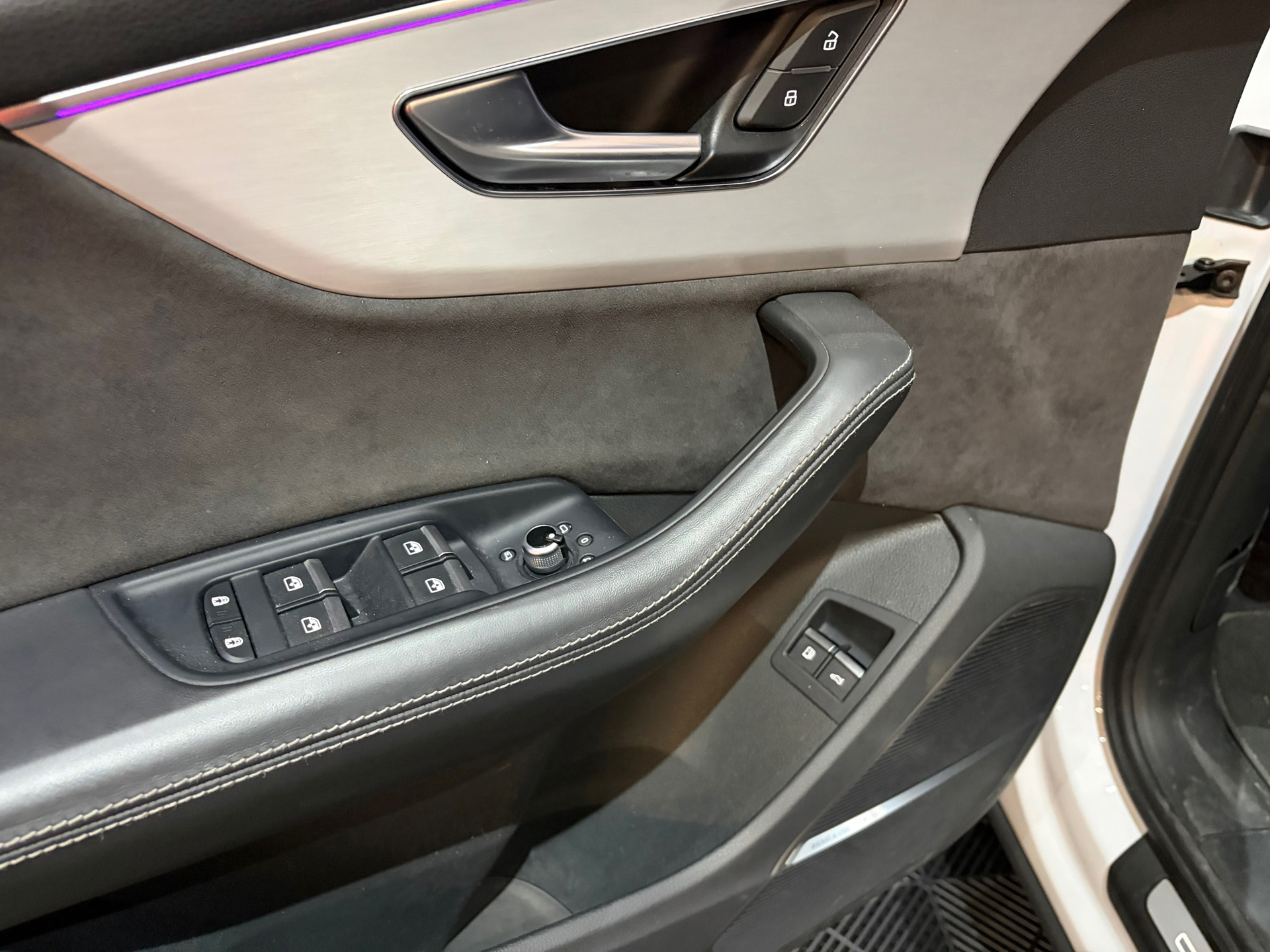 Audi Q7 60 TFSI e quattro Competition Panoroma dak RS (2021), foto 24