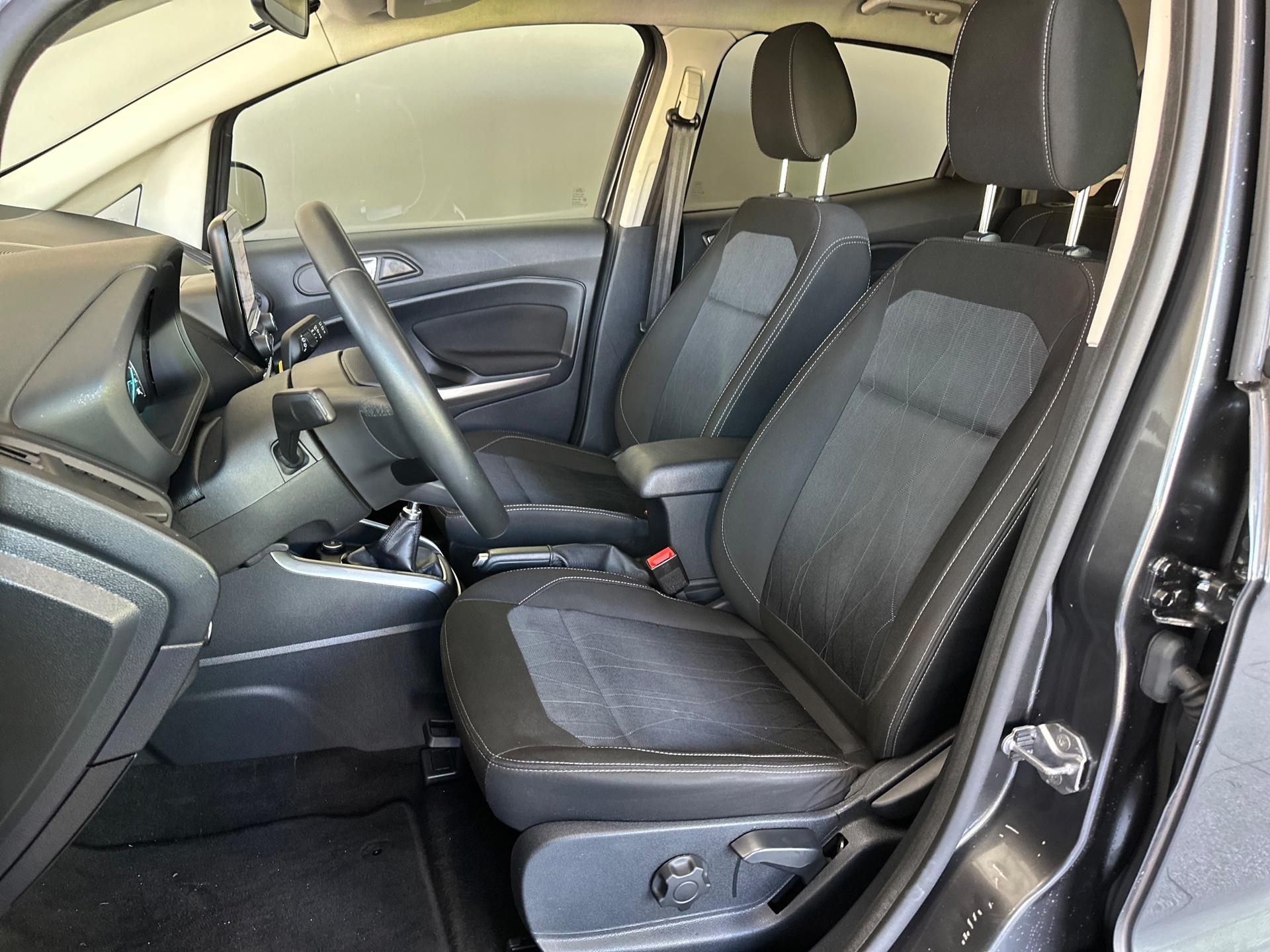 Ford ECOSPORT 1.0 EcoBoost Trend Essential (2018), foto 11