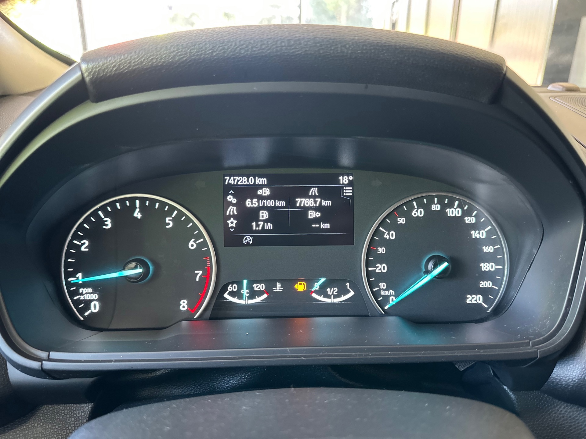 Ford ECOSPORT 1.0 EcoBoost Trend Essential (2018), foto 16