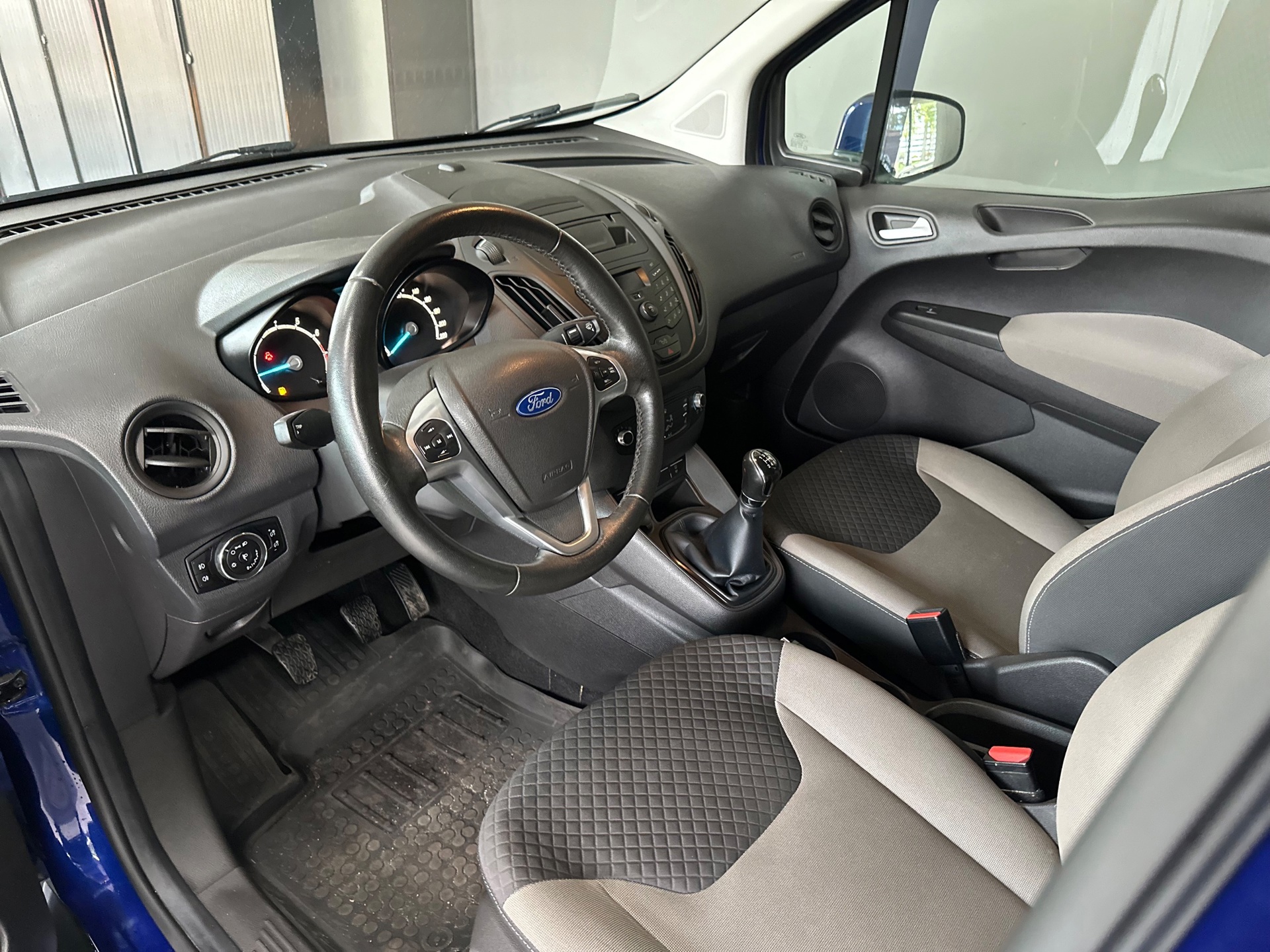 Ford TOURNEO COURIER 1.0 Titanium (2016), foto 7