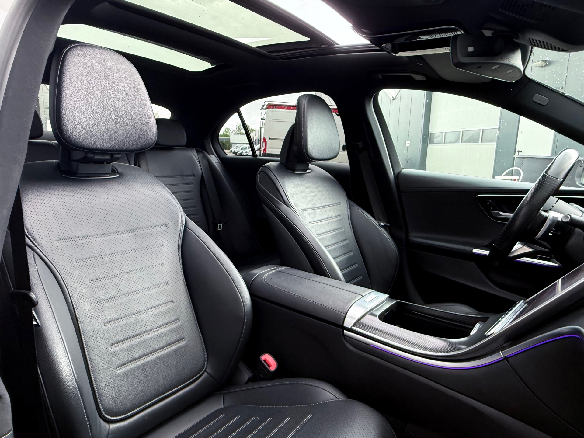 Mercedes-Benz C-klasse 200 4MATIC AMG (2023), foto 11