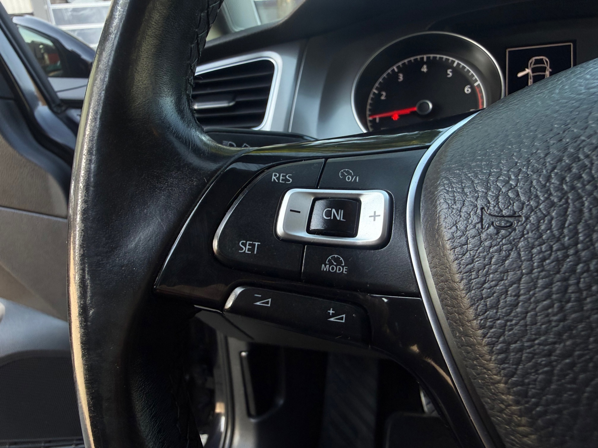 Volkswagen Golf 1.0 TSI Connected Series (2016), foto 12