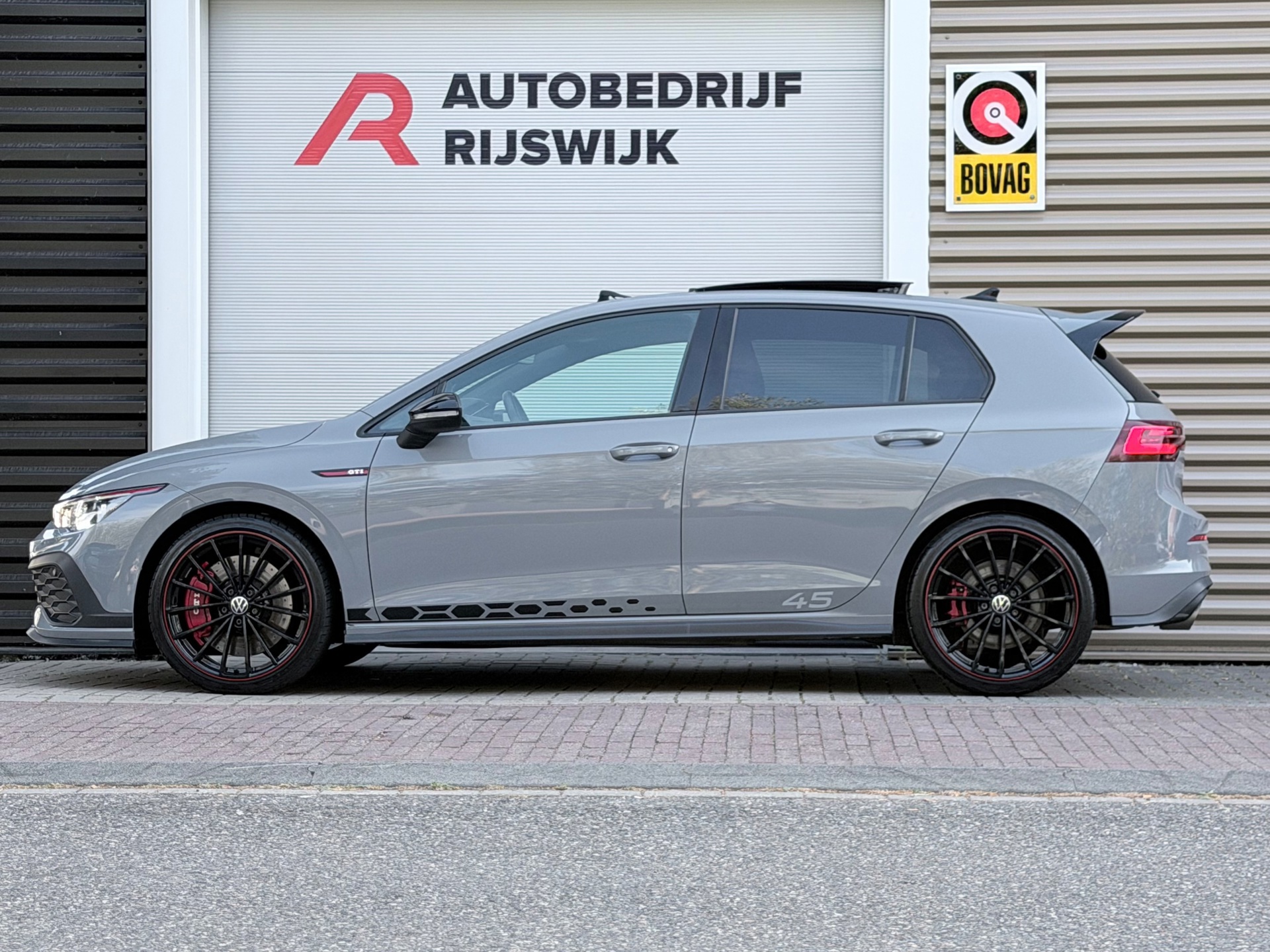 Volkswagen Golf 2.0 TSI GTI Clubsport 45 Akra (2022), foto 2