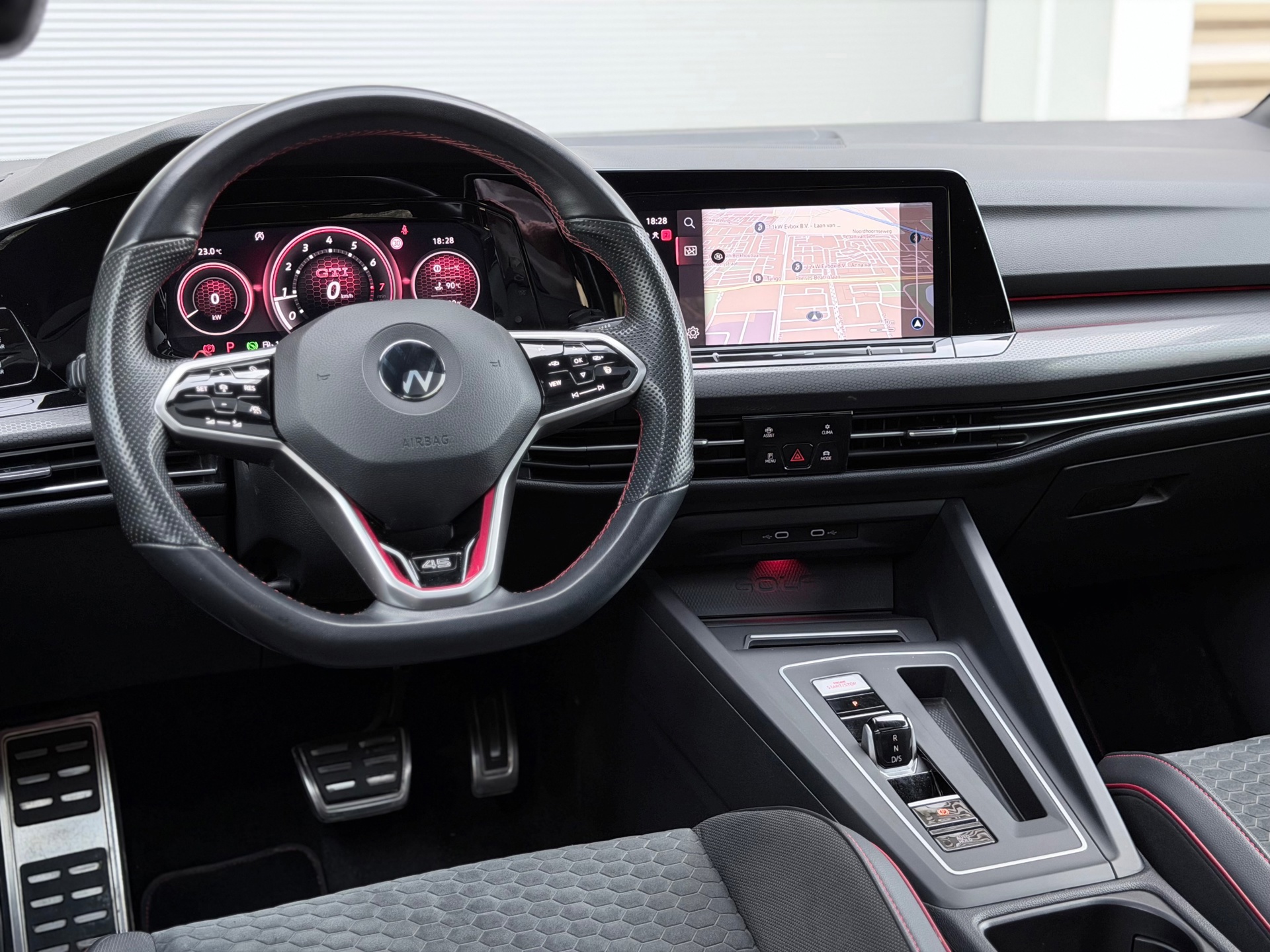 Volkswagen Golf 2.0 TSI GTI Clubsport 45 Akra (2022), foto 12